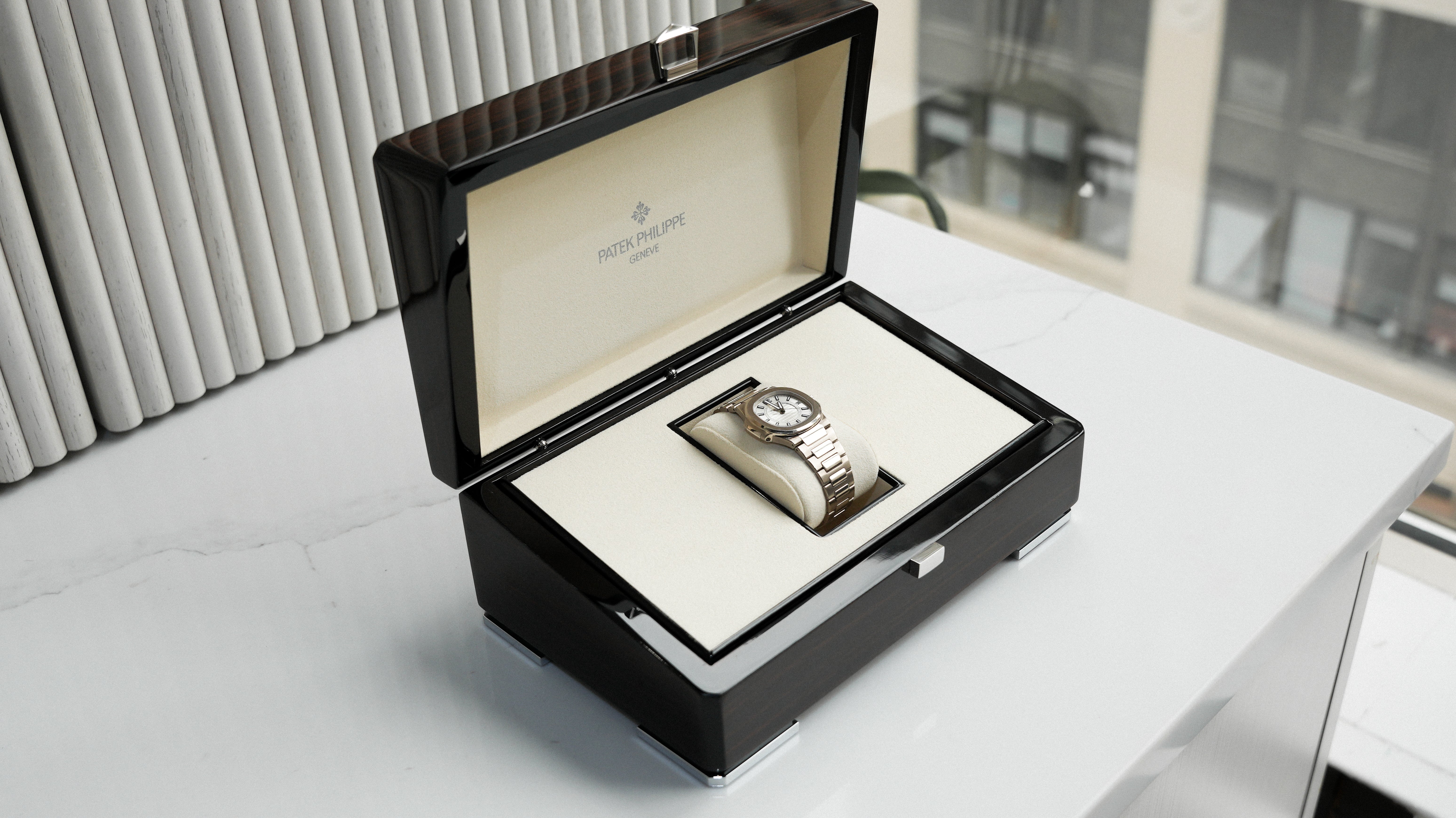 Patek Philippe Aquanaut 7011G – White Dial – 18K White Gold