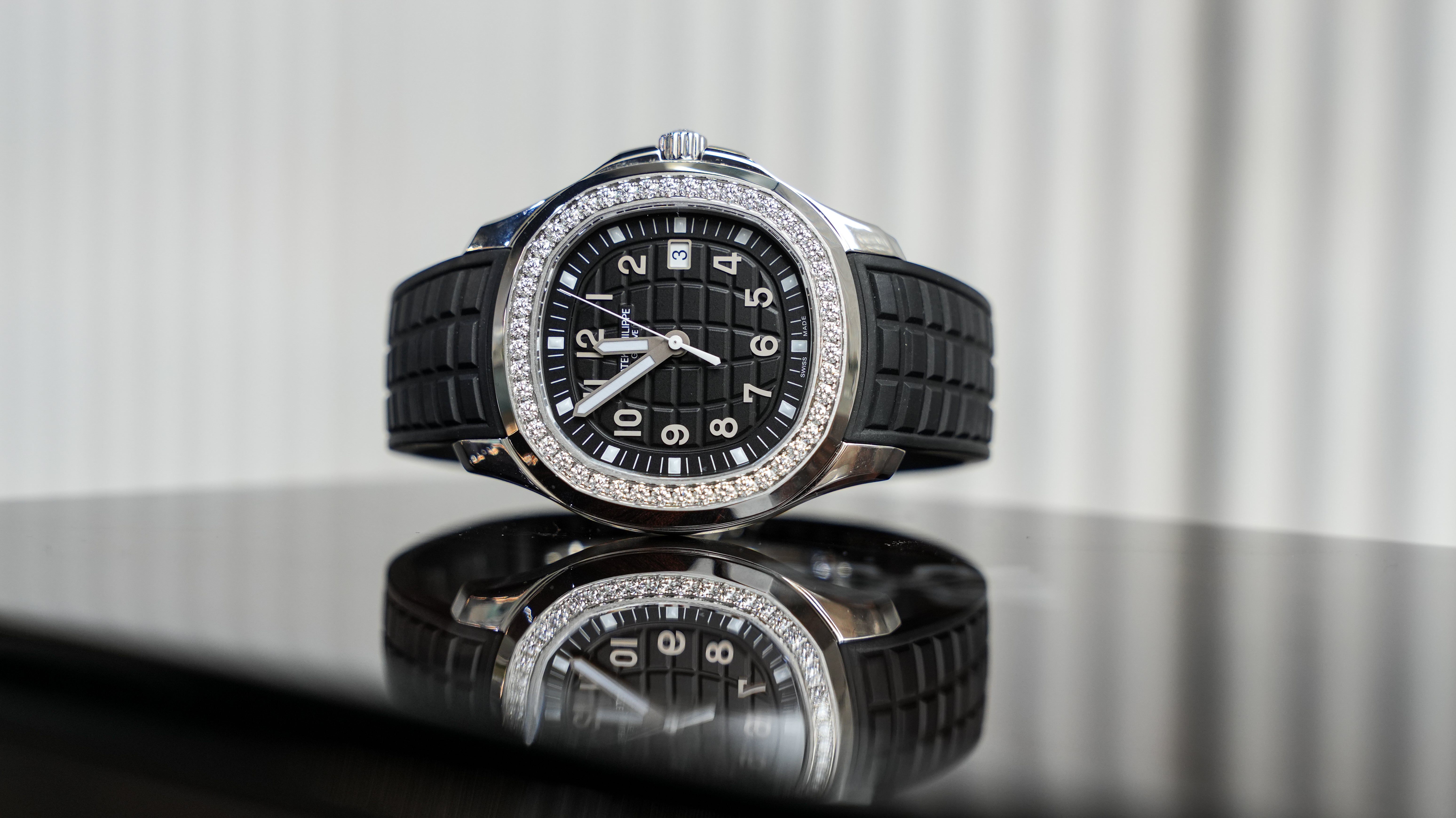 Patek Philippe Aquanaut Luce 5267/200A-001 – Stainless Steel & Diamond Bezel – Black Dial – 38.8mm