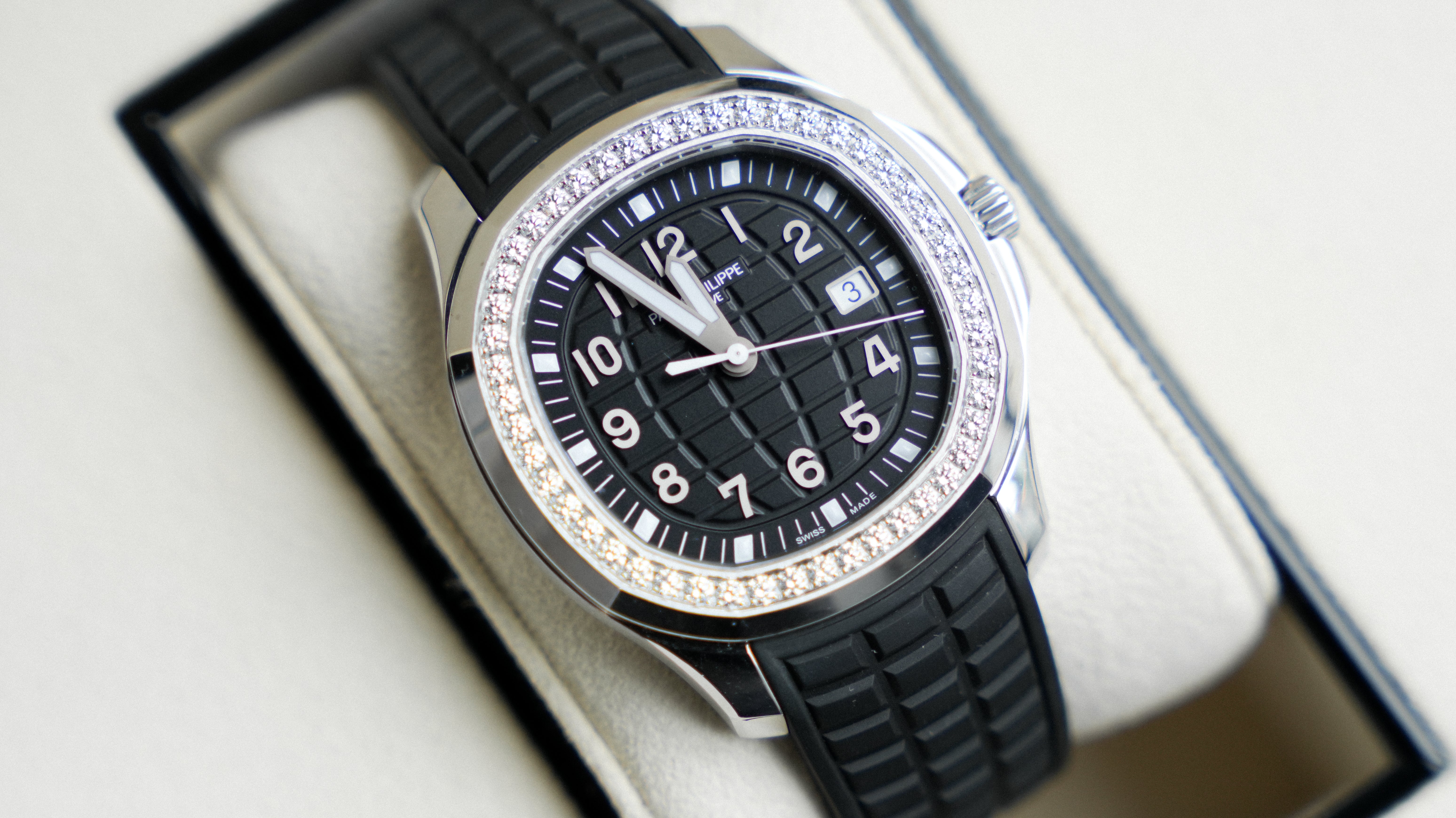 Patek Philippe Aquanaut Luce 5267/200A-001 – Stainless Steel & Diamond Bezel – Black Dial – 38.8mm