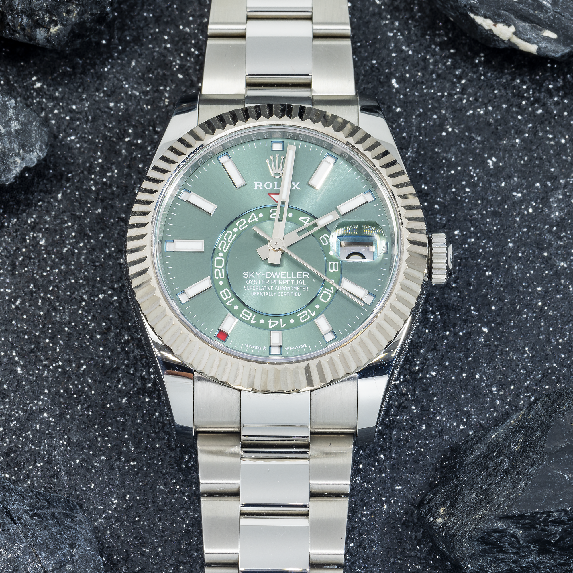 Rolex Sky-Dweller 336934 – 42mm Stainless Steel & White Gold Green Dial Oyster Bracelet