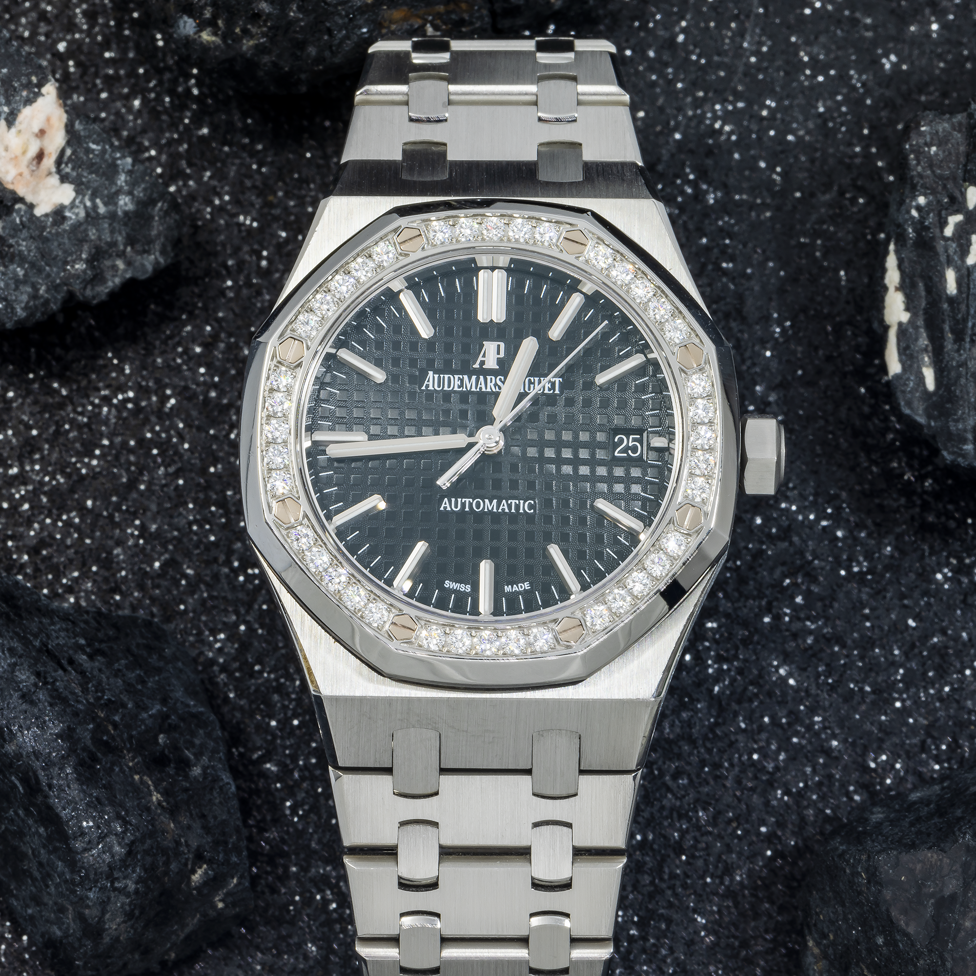 Audemars Piguet Royal Oak 15451ST – 37mm Stainless Steel Automatic Diamond Bezel