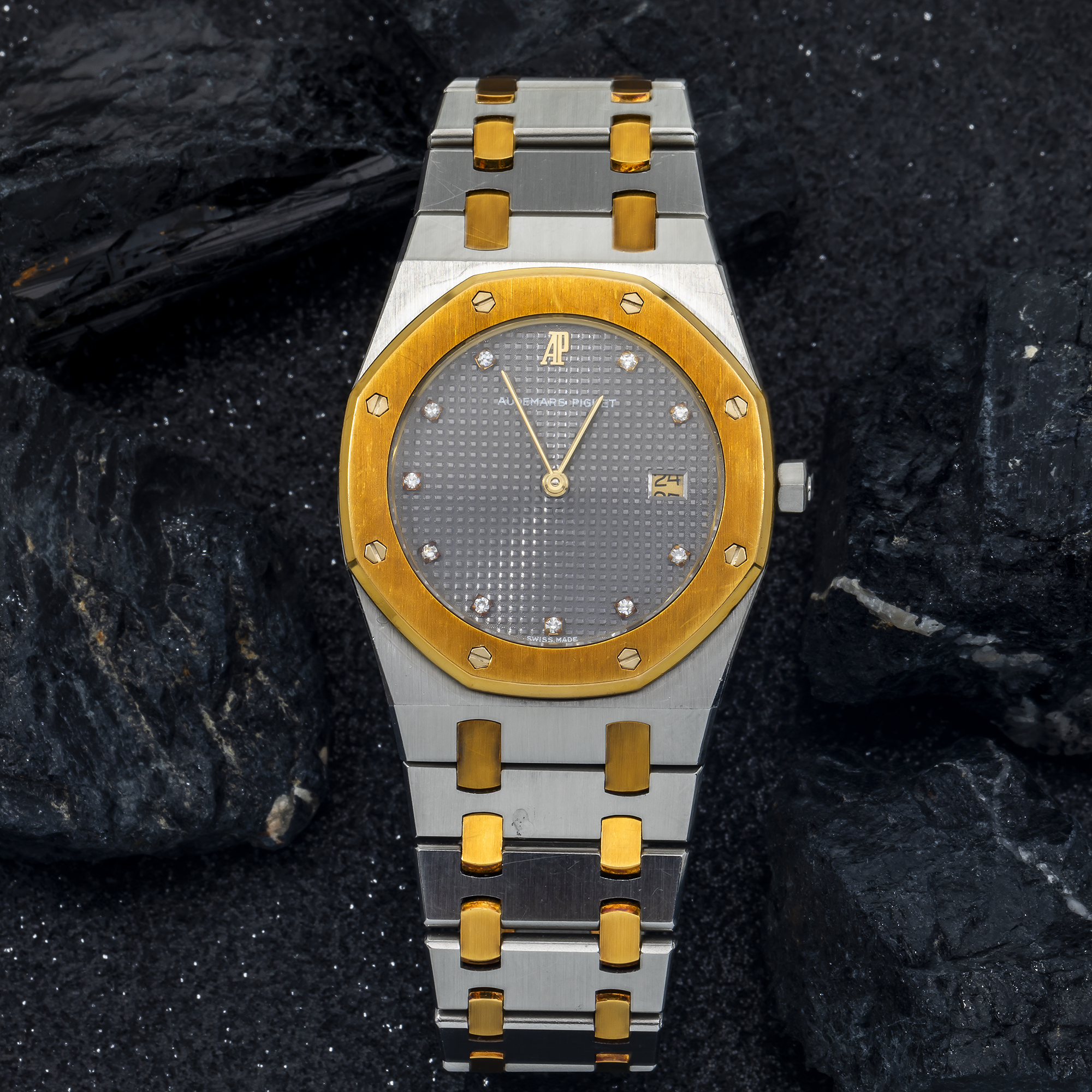 Audemars Piguet Royal Oak 56175SA — Two-Tone Quartz with Grey Grande Tapisserie Dial