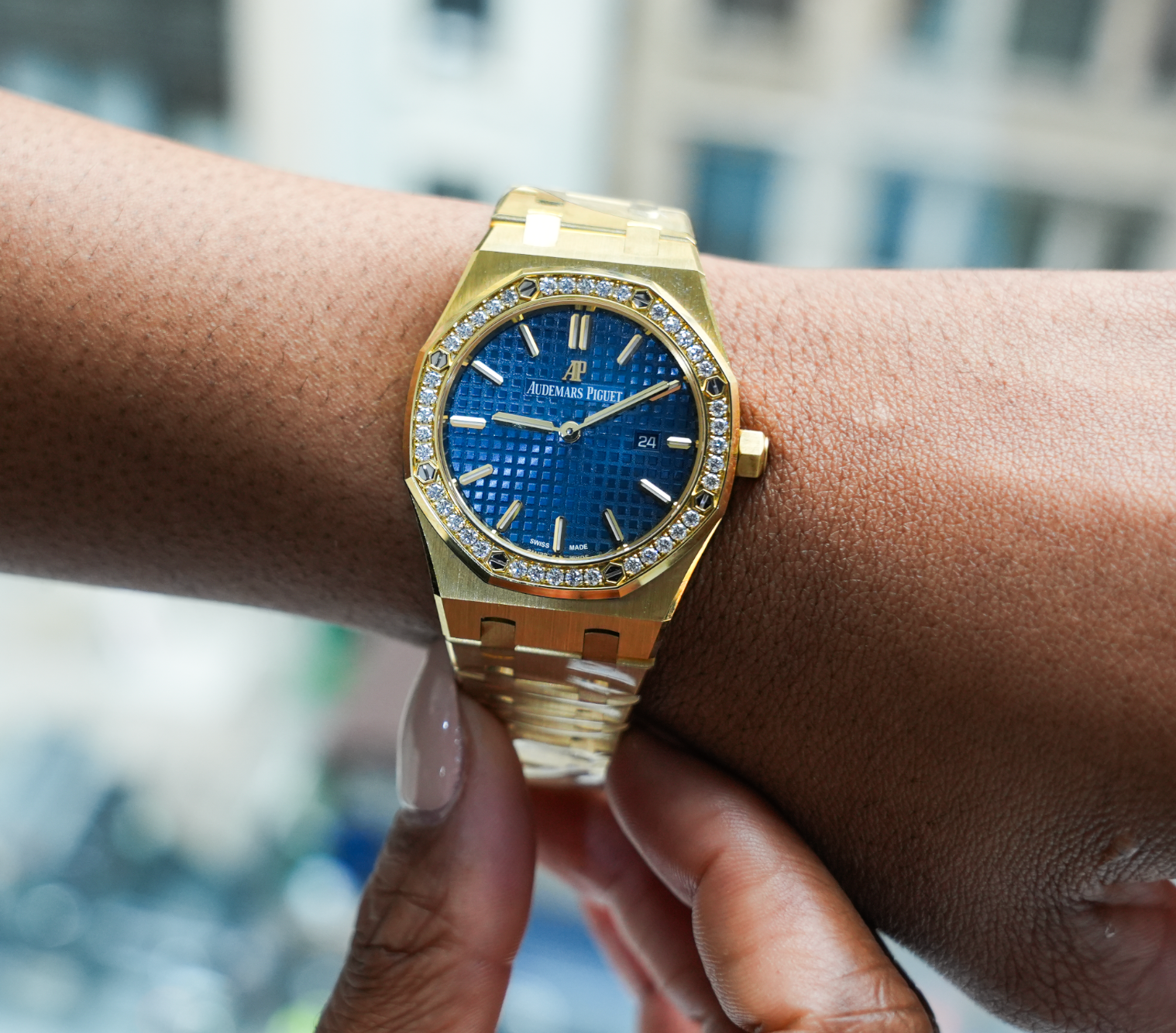 Audemars Piguet Royal Oak 33mm Blue Dial Diamond Watch 18K Yellow Gold – Ref. 67651BA.ZZ.1261BA.02-Audemars Piguet-JD Watches NY