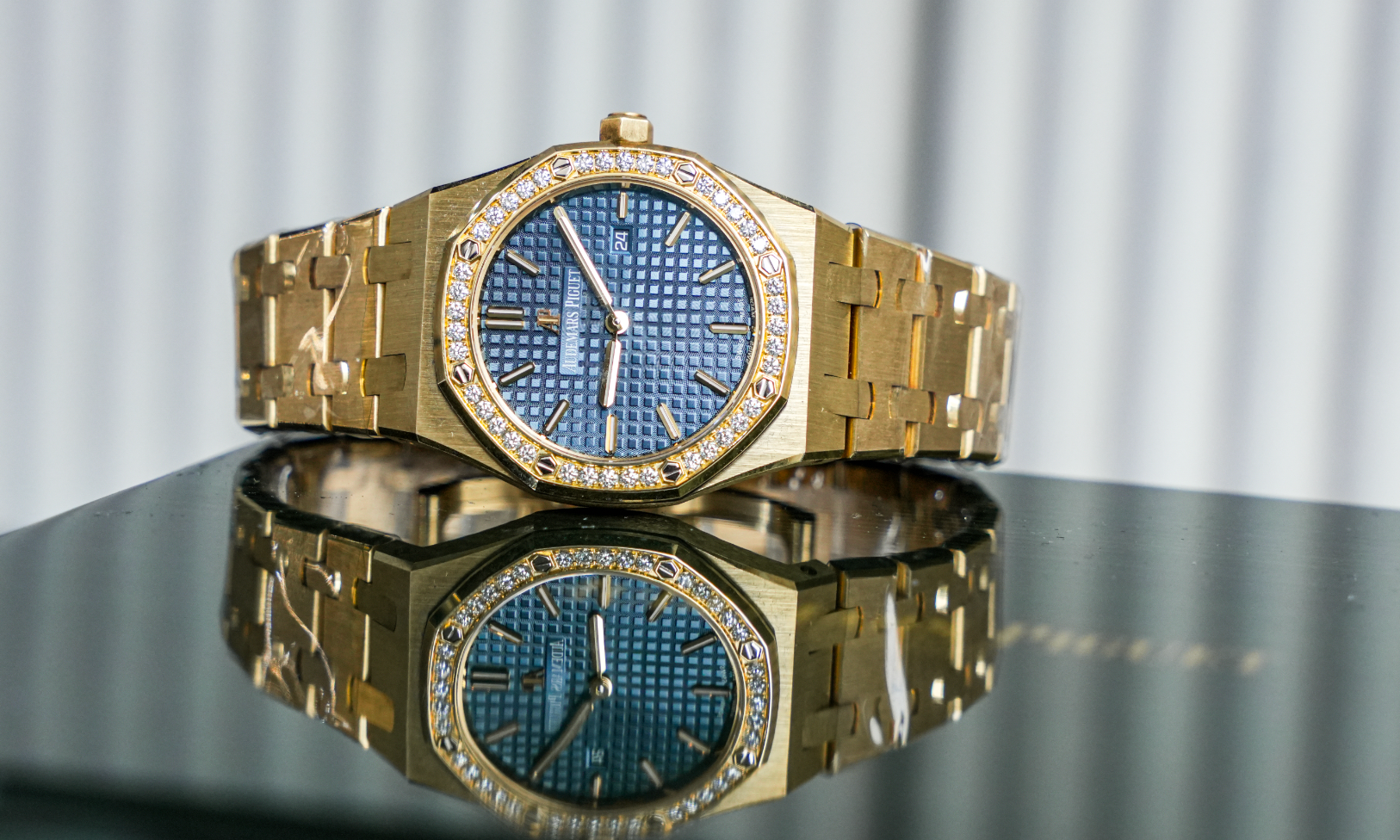 Audemars Piguet Royal Oak 33mm Blue Dial Diamond Watch 18K Yellow Gold – Ref. 67651BA.ZZ.1261BA.02-Audemars Piguet-JD Watches NY