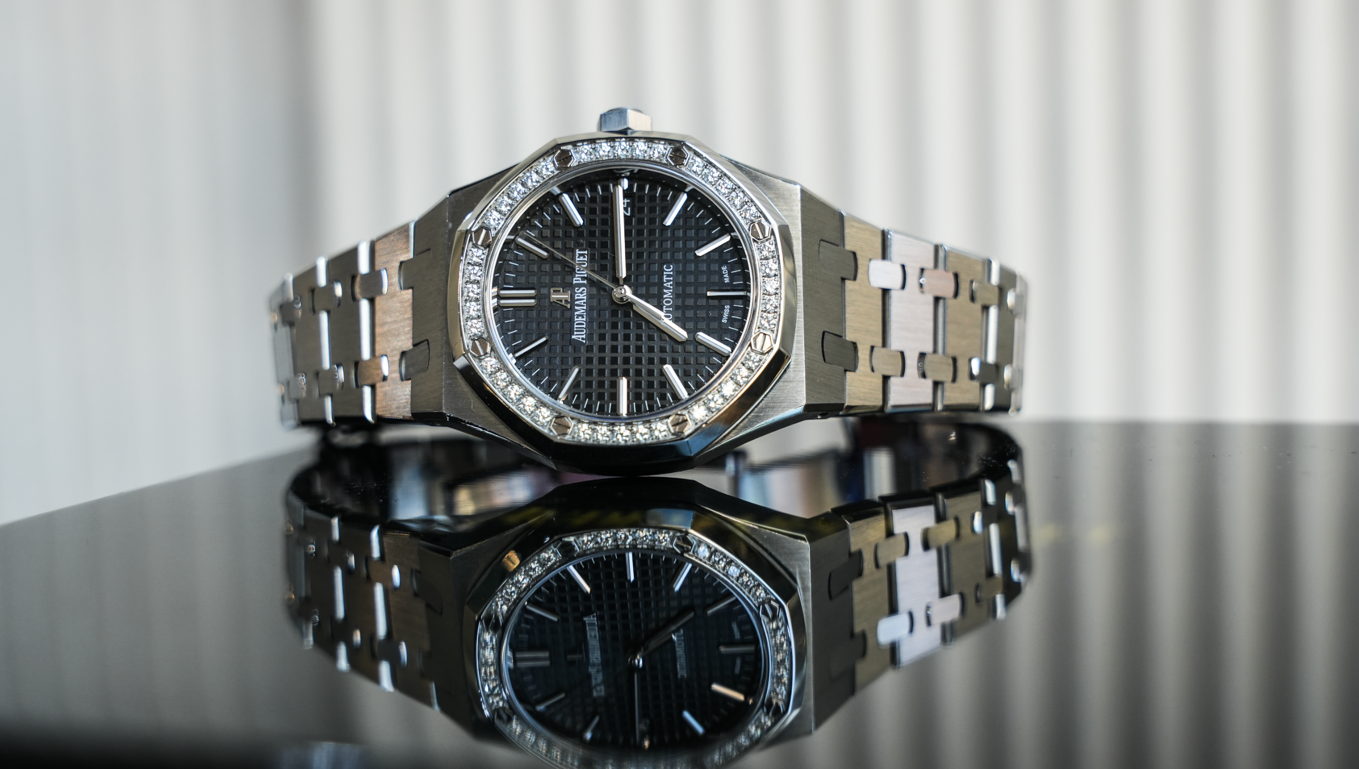 Audemars Piguet Royal Oak 37mm – Stainless Steel – Diamond Bezel – Black Tapisserie Dial – Automatic Caliber 3120 – Ref. 15451ST.ZZ.1256ST.01 (2017 to 2020)