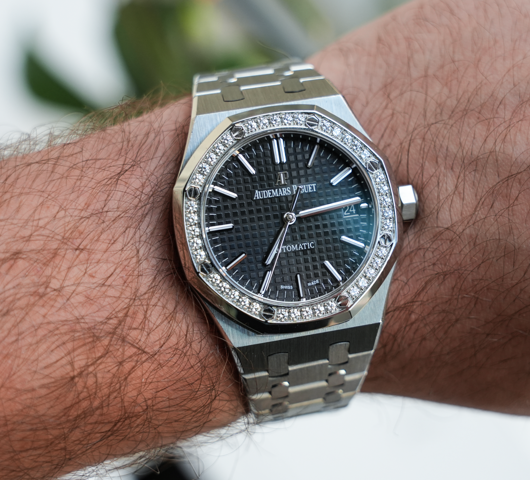 Audemars Piguet Royal Oak 37mm – Stainless Steel – Diamond Bezel – Black Tapisserie Dial – Automatic Caliber 3120 – Ref. 15451ST.ZZ.1256ST.01 (2017 to 2020)