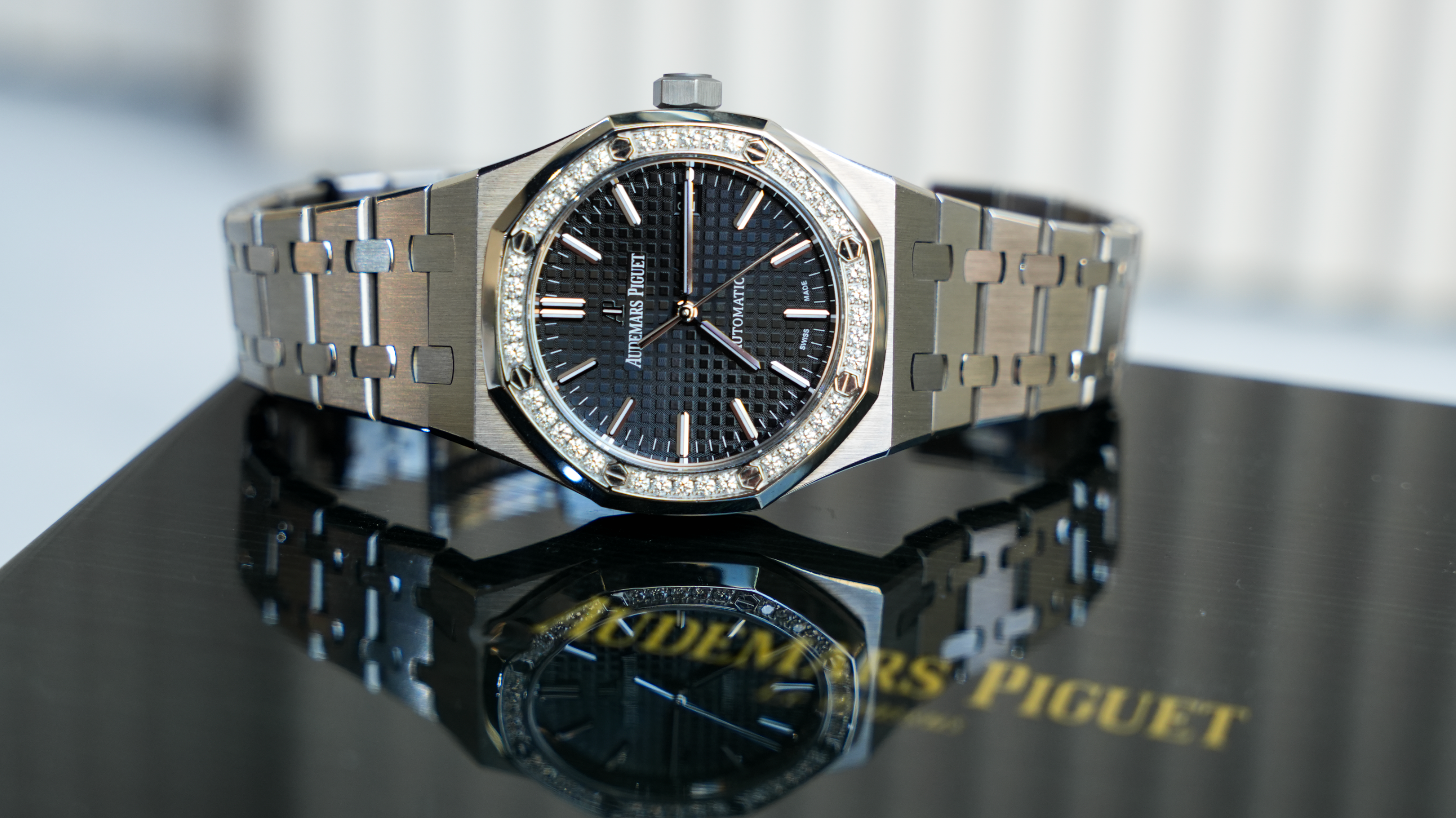 Audemars Piguet Royal Oak 37mm – Stainless Steel – Diamond Bezel – Black Tapisserie Dial – Automatic Caliber 3120 – Ref. 15451ST.ZZ.1256ST.01 (2017 to 2020)