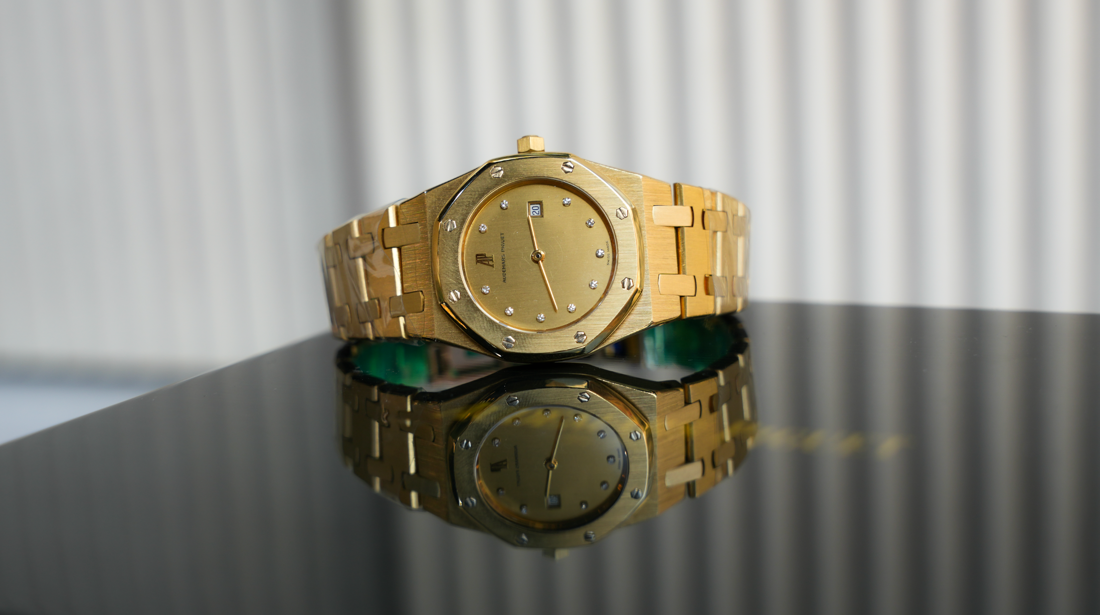 Audemars Piguet Royal Oak 56175BA – 33mm 18K Yellow Gold – Diamond Champagne Dial – Vintage Ladies Watch