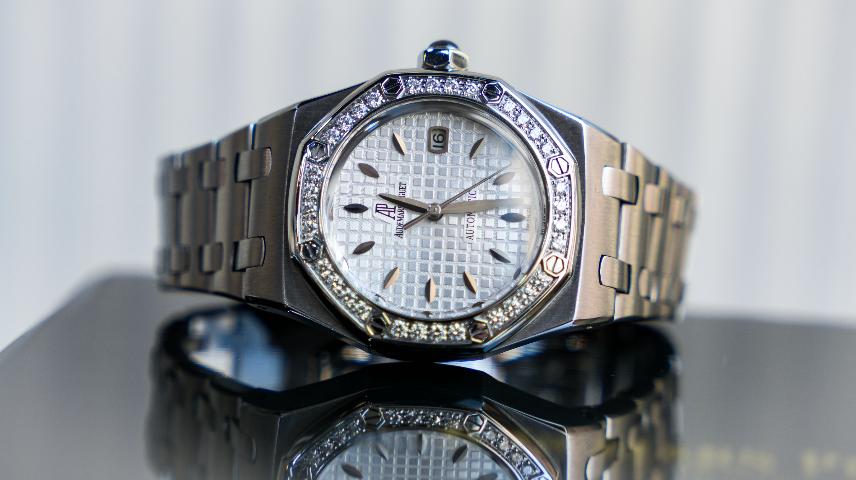 Audemars Piguet Royal Oak Lady 33mm – Stainless Steel – Factory Diamond Bezel – Ref. 67621ST.ZZ.1230ST.01