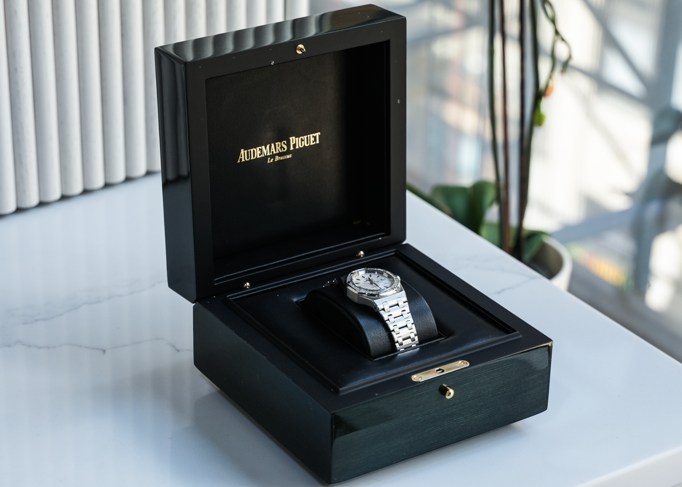 Audemars Piguet Royal Oak Lady 33mm – Stainless Steel – Factory Diamond Bezel – Ref. 67621ST.ZZ.1230ST.01