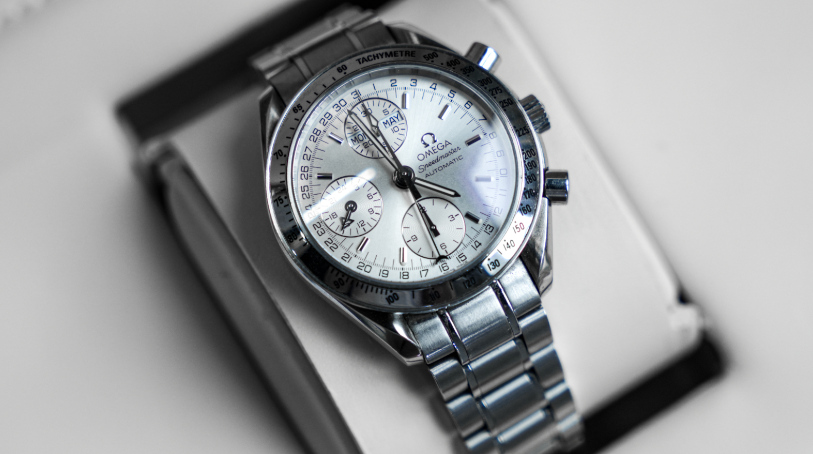 Omega Speedmaster 3523.30.00 – 39mm Silver Dial with Stainless Steel Bracelet-Omega-JD Watches NY