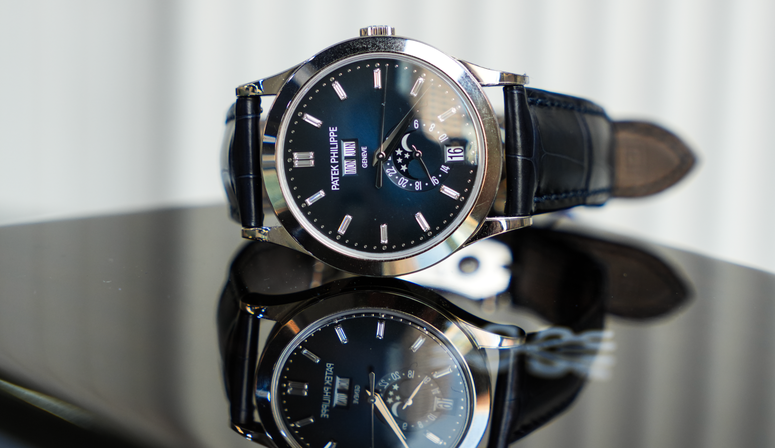 Patek Philippe 5396G-017 – Annual Calendar Moonphase – White Gold – Blue Dial