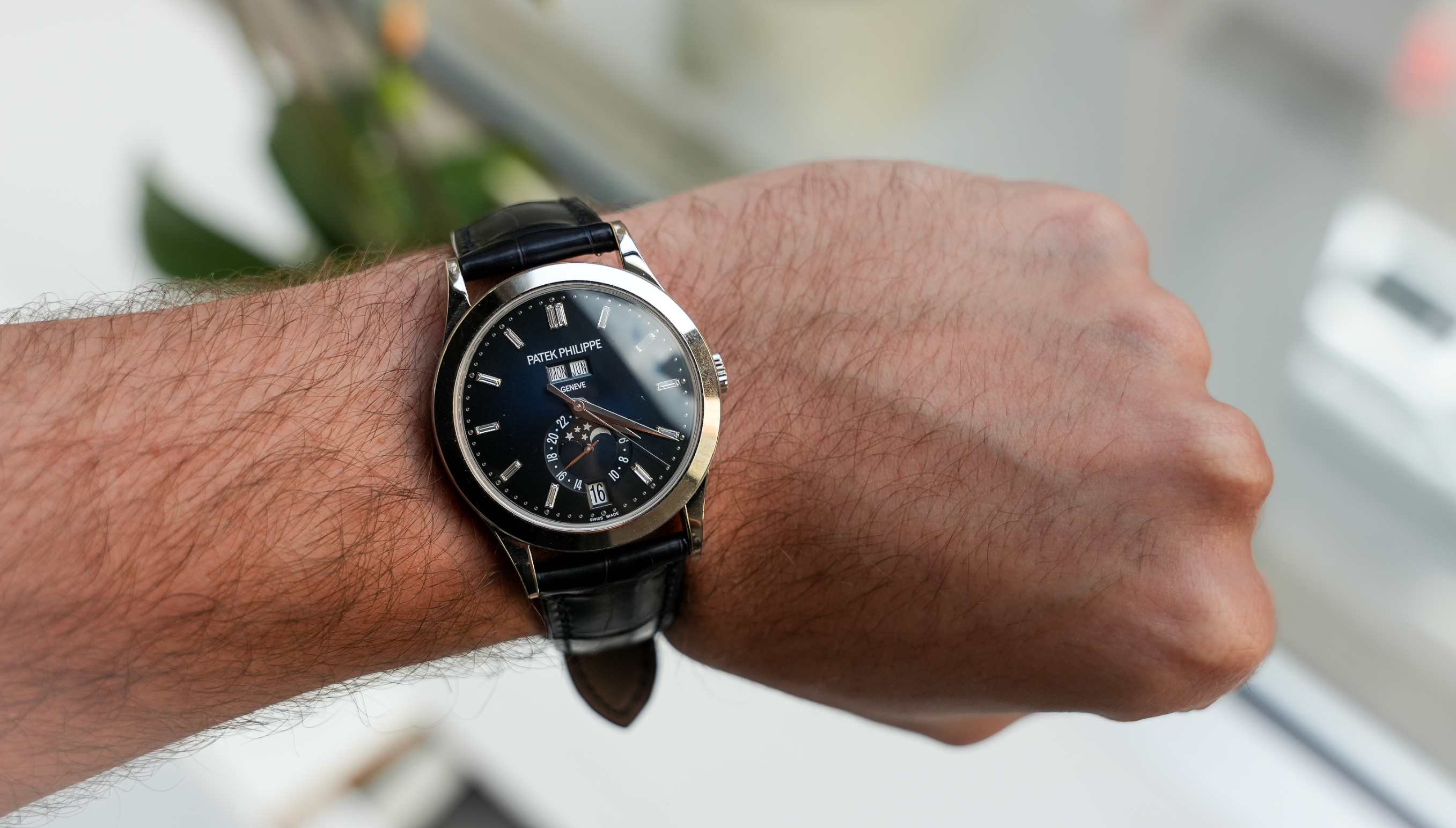 Patek Philippe 5396G-017 – Annual Calendar Moonphase – White Gold – Blue Dial