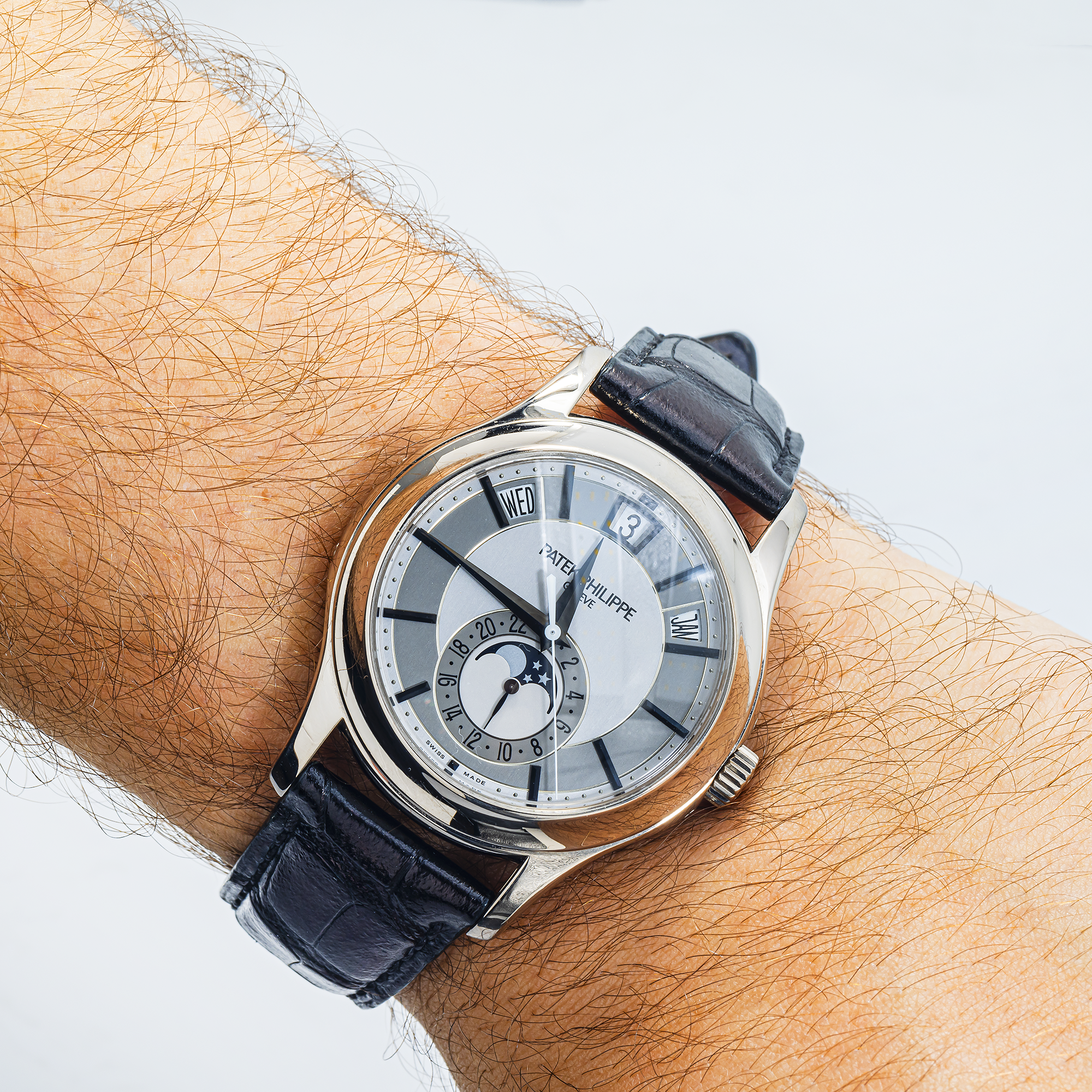Patek Philippe Annual Calendar Moonphase 5205G-001 – 40mm White Gold, Black Dial