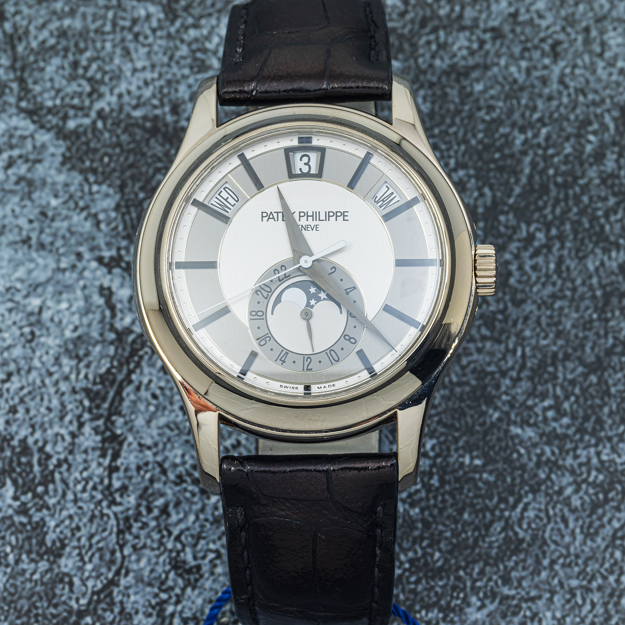 Patek Philippe Annual Calendar Moonphase 5205G-001 – 40mm White Gold, Black Dial
