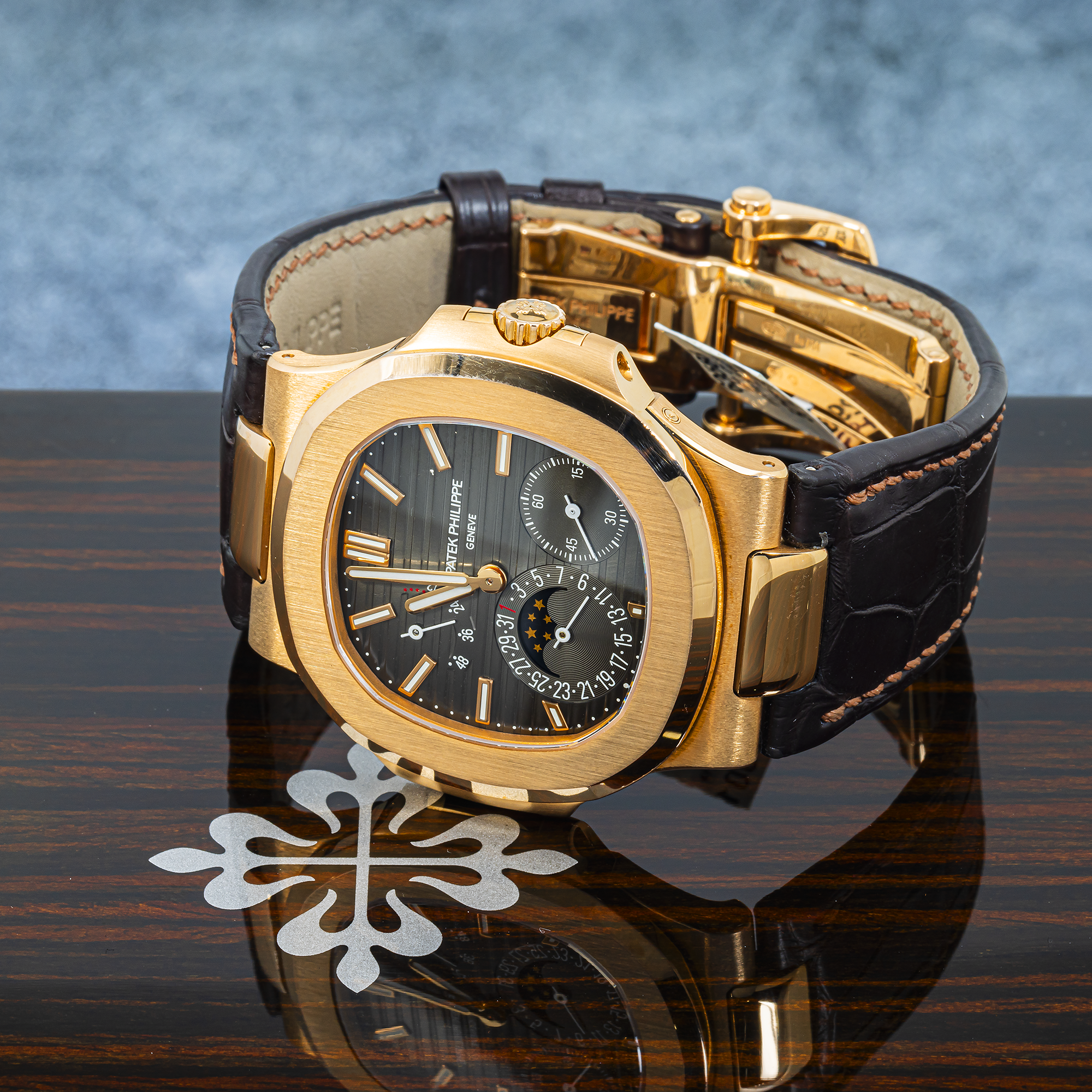 Patek Philippe Nautilus 5712R-001 Moon Phases Rose Gold (2017 to 2020)