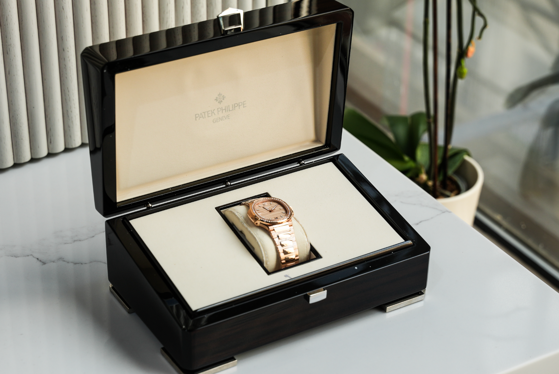 Patek Philippe Nautilus 7118/1200R-010 – 35mm Rose Gold – Brown Dial – Factory Diamond Bezel