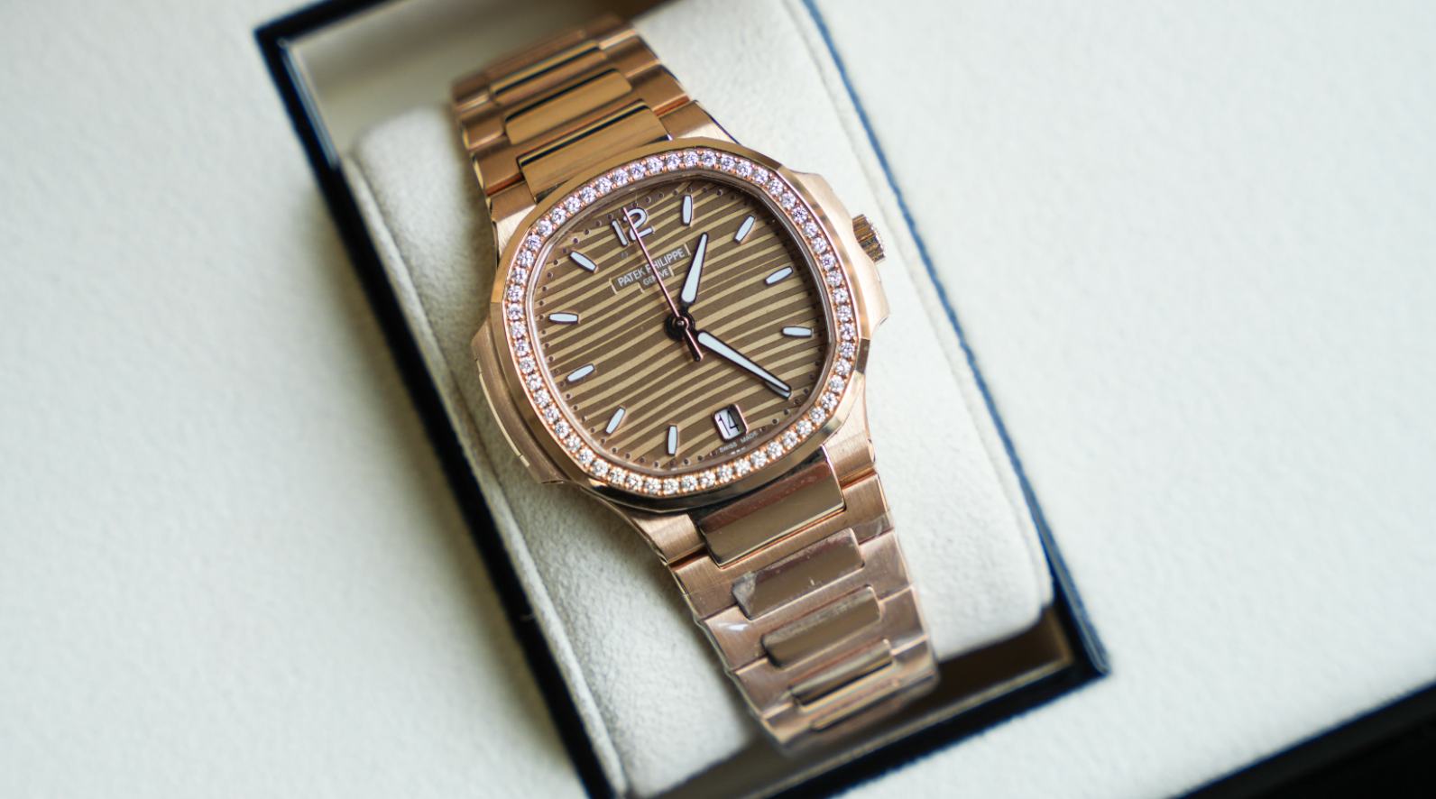 Patek Philippe Nautilus Ladies Automatic 7118 – 18k Rose Gold Ref. 7118/1R-001-Patek Philippe-JD Watches NY