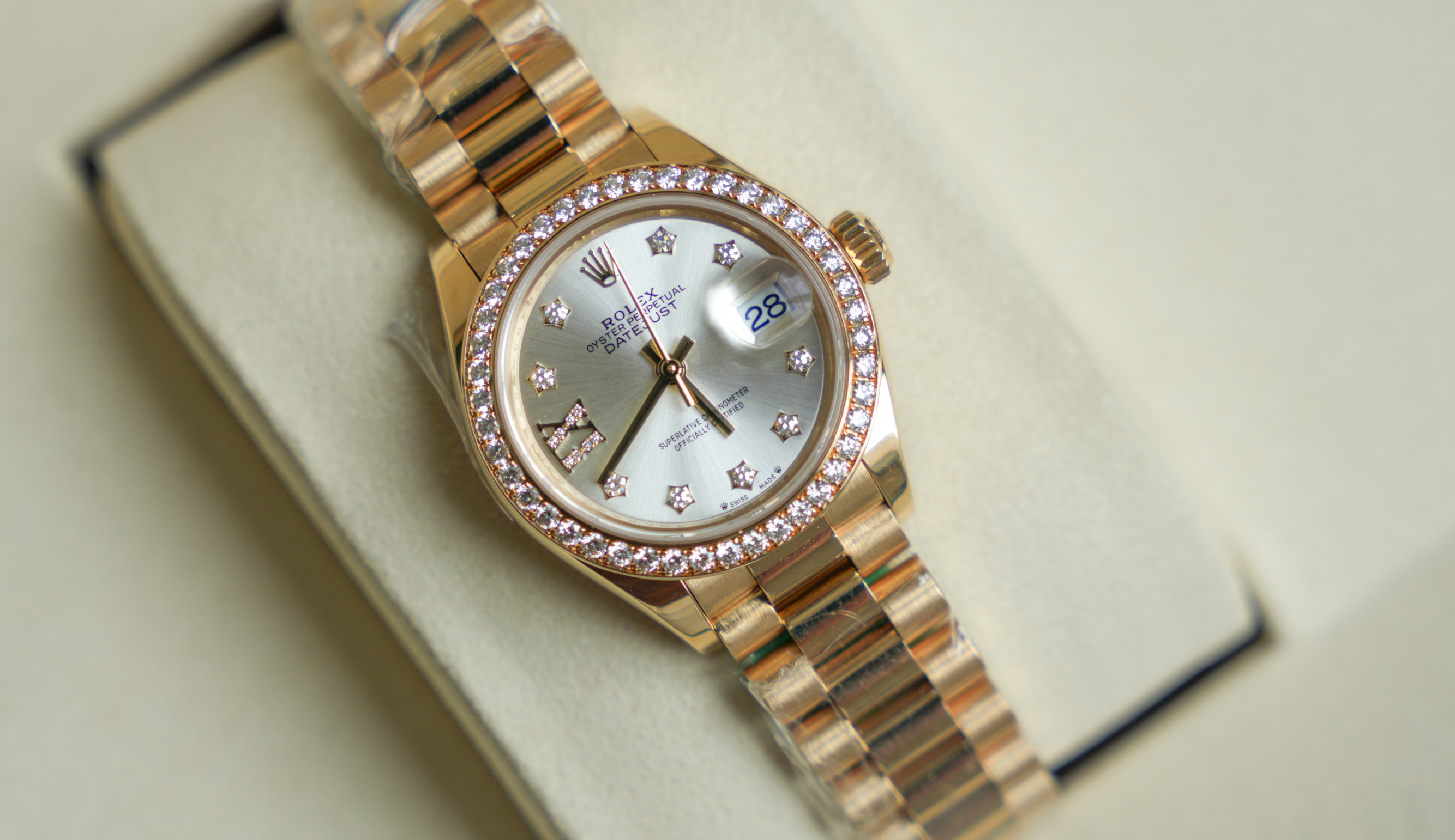 Rolex Lady-Datejust 28 – Yellow Gold with Diamond Bezel & Silver Dial Ref. 279138RBR