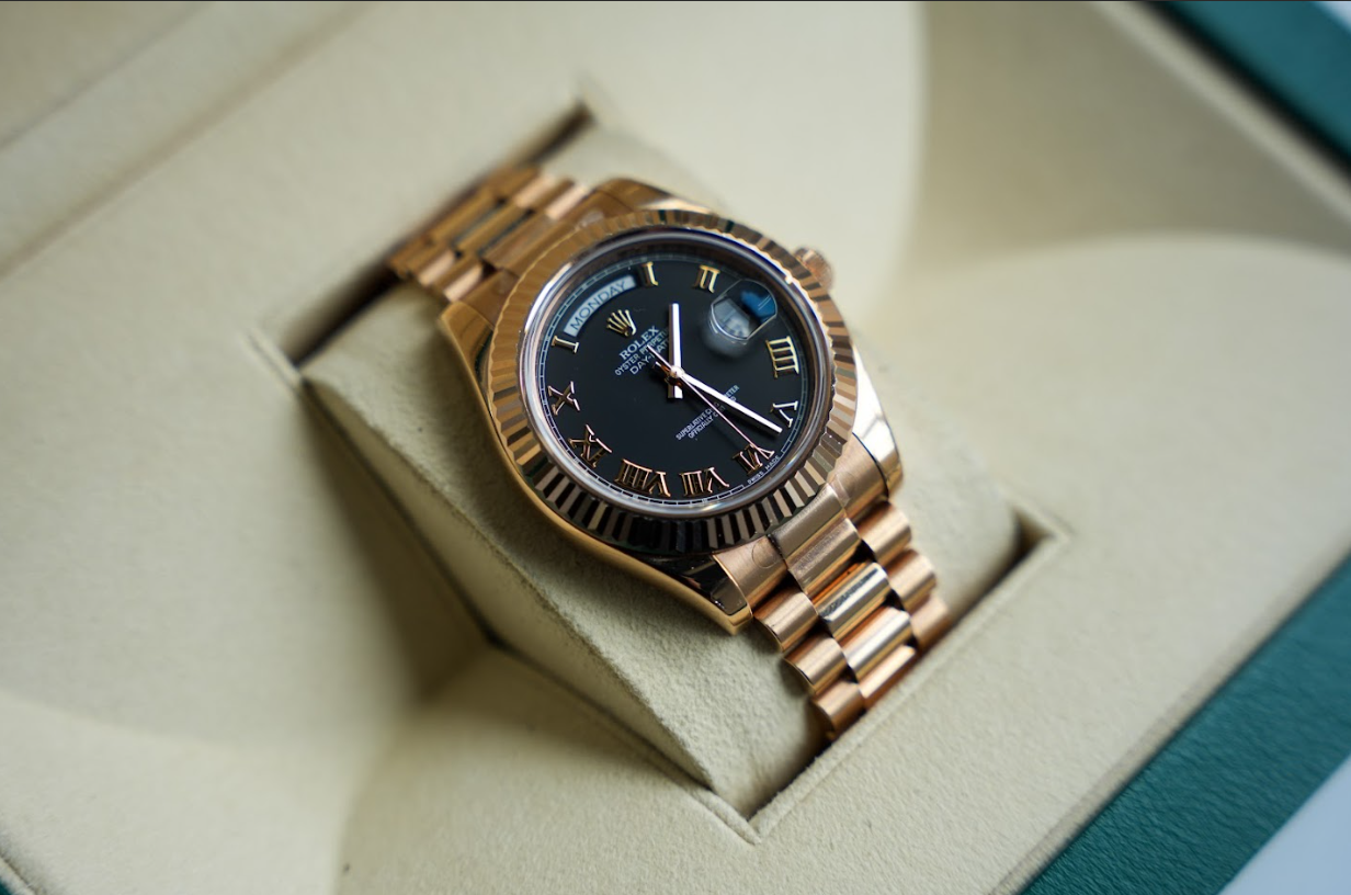 Rolex Day-Date II 218235 – 41mm 18K Rose Gold Black Roman Dial President Bracelet