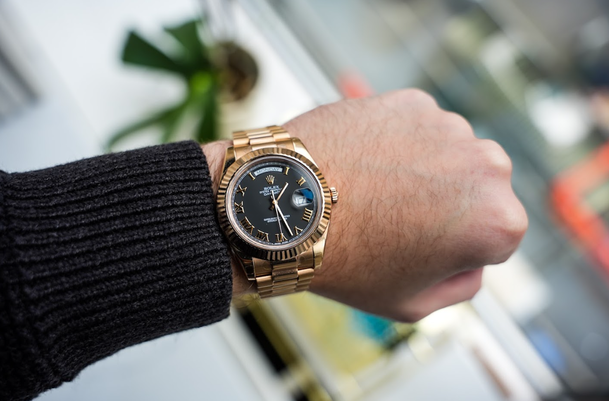 Rolex Day-Date II 218235 – 41mm 18K Rose Gold Black Roman Dial President Bracelet