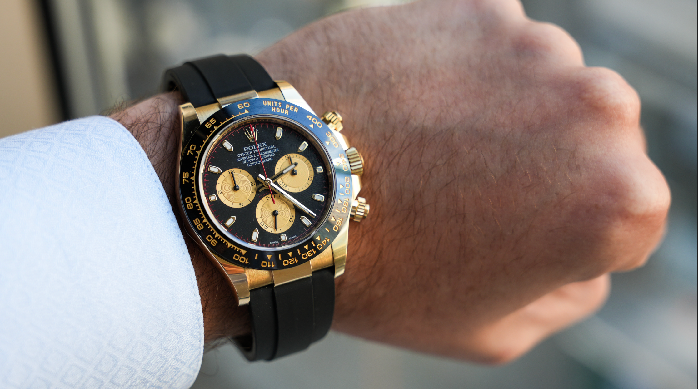 Rolex Cosmograph Daytona – 18k Yellow Gold with Black Dial and Oysterflex Bracelet Ref. 116518LN