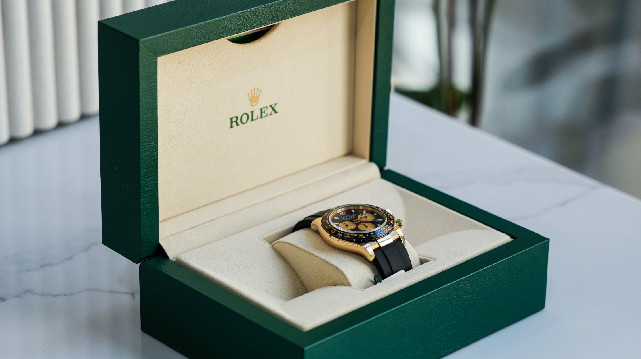 Rolex Cosmograph Daytona – 18k Yellow Gold with Black Dial and Oysterflex Bracelet Ref. 116518LN