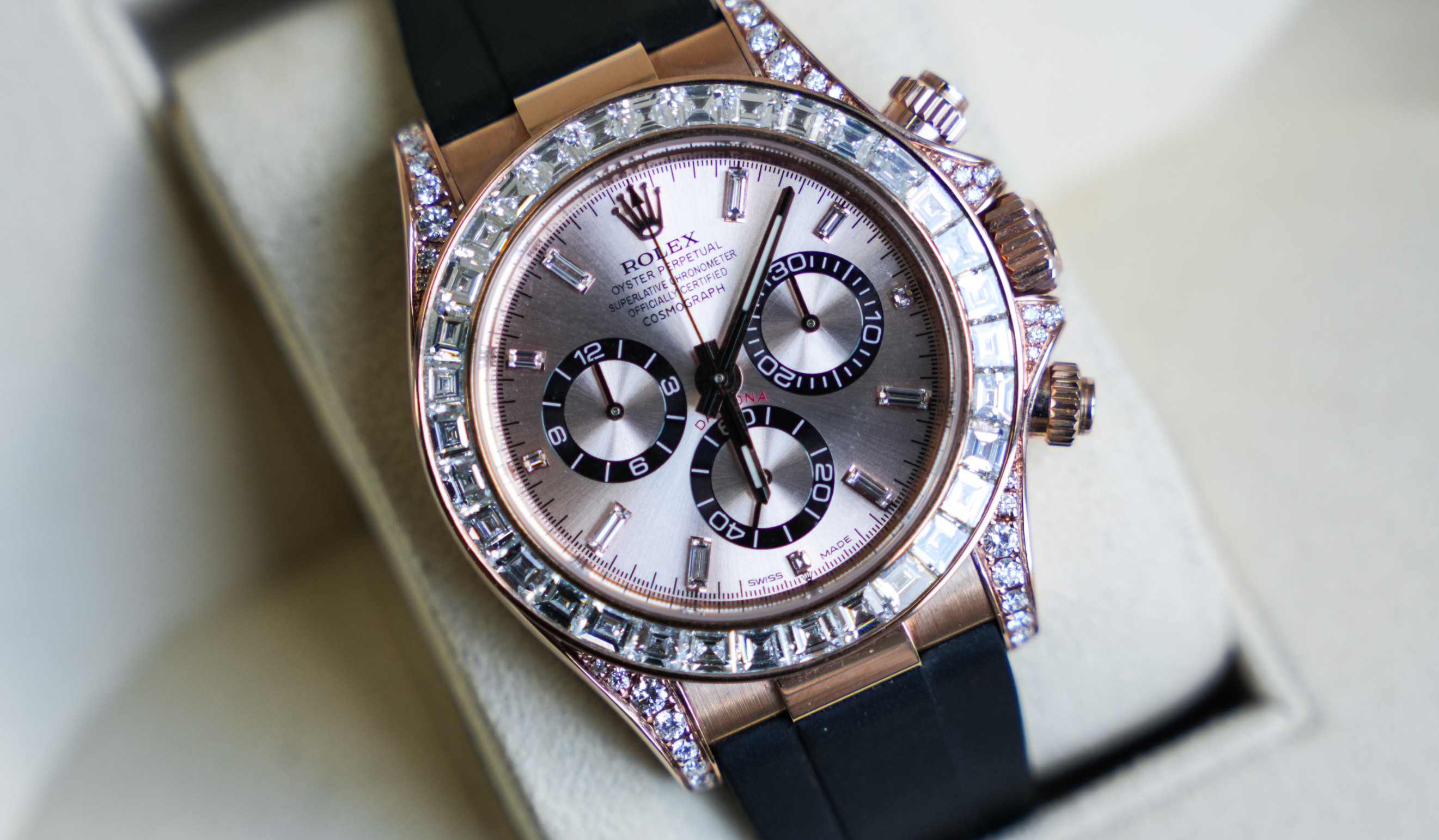 Rolex Cosmograph Daytona 126535TBR – 18k Everose Gold – Sundust Diamond Dial – Diamond Bezel – Oysterflex