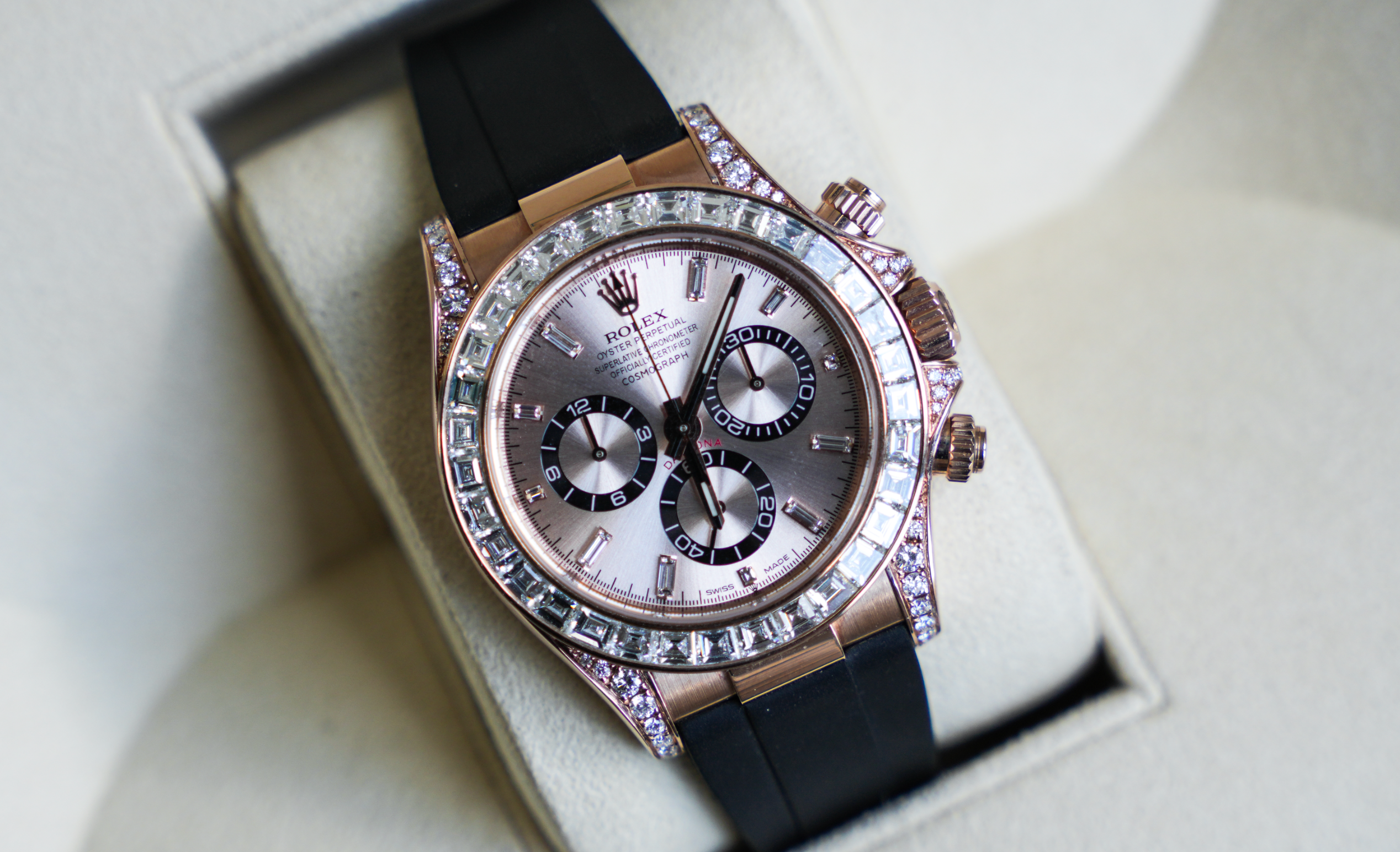 Rolex Cosmograph Daytona 126535TBR – 18k Everose Gold – Sundust Diamond Dial – Diamond Bezel – Oysterflex