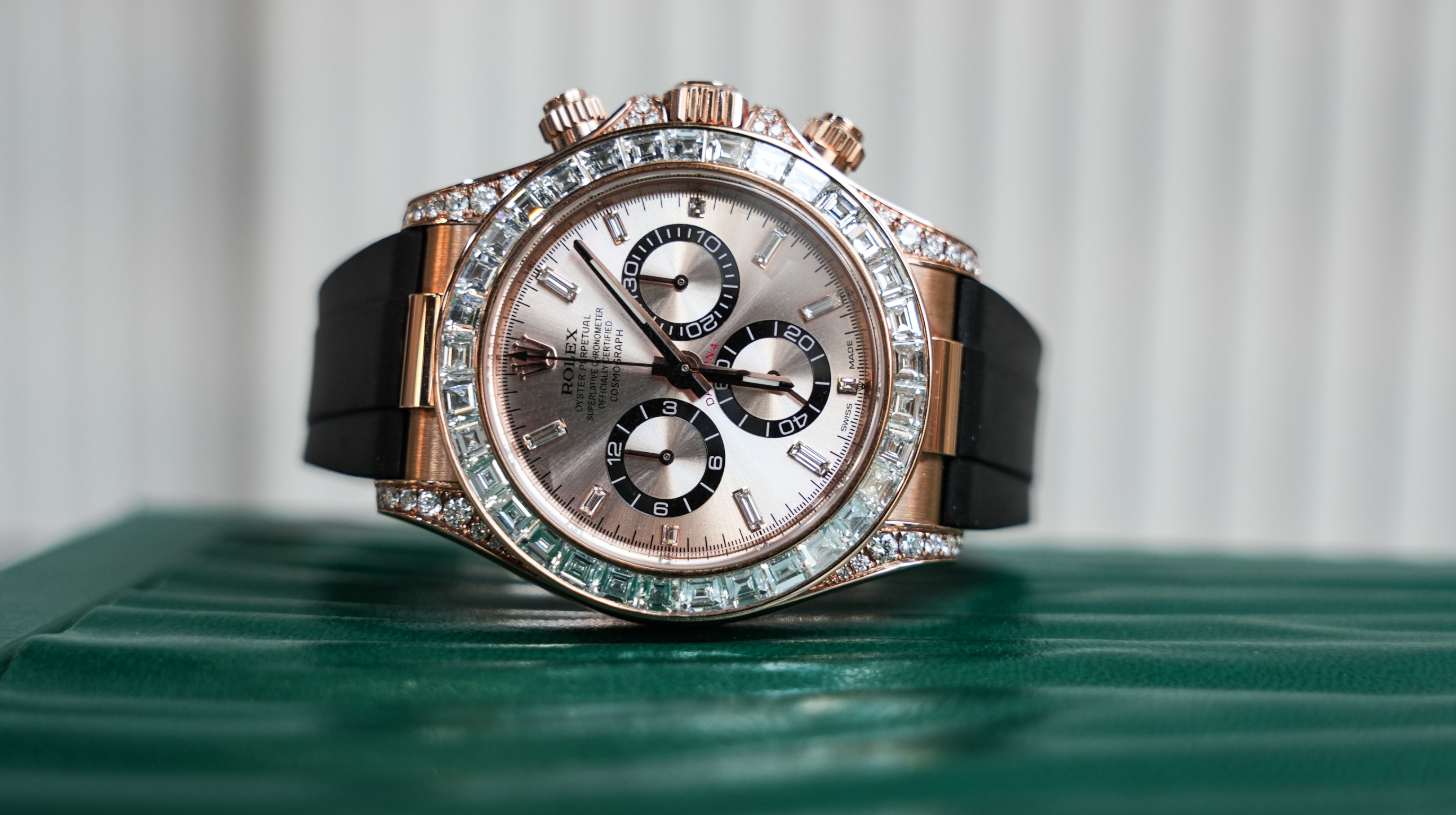 Rolex Cosmograph Daytona 126535TBR – 18k Everose Gold – Sundust Diamond Dial – Diamond Bezel – Oysterflex