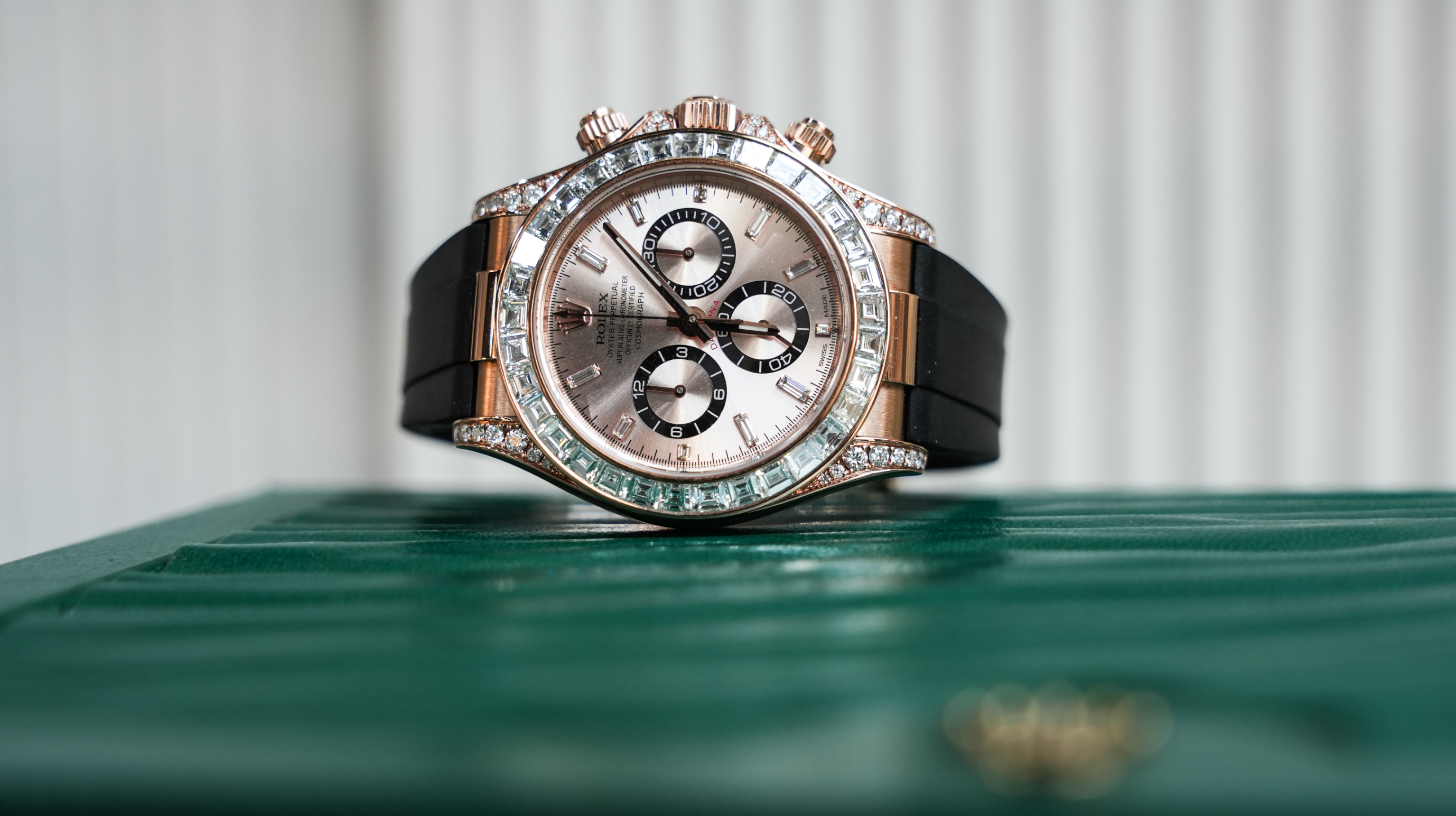 Rolex Cosmograph Daytona 126535TBR – 18k Everose Gold – Sundust Diamond Dial – Diamond Bezel – Oysterflex