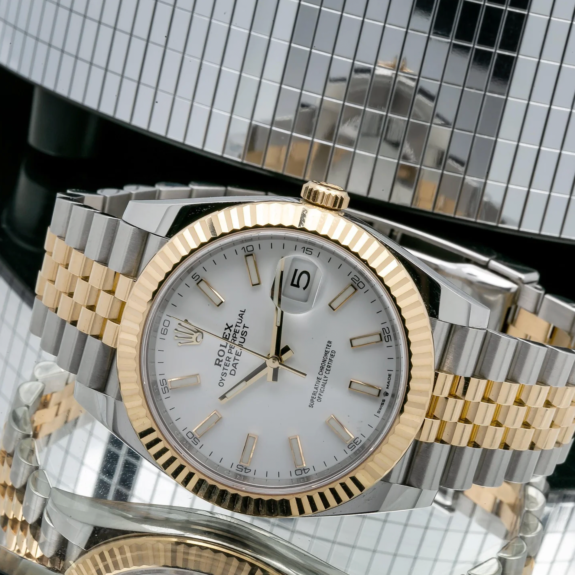 Rolex Datejust 41mm White Dial 18K Yellow Gold Fluted Bezel – Ref. 126333