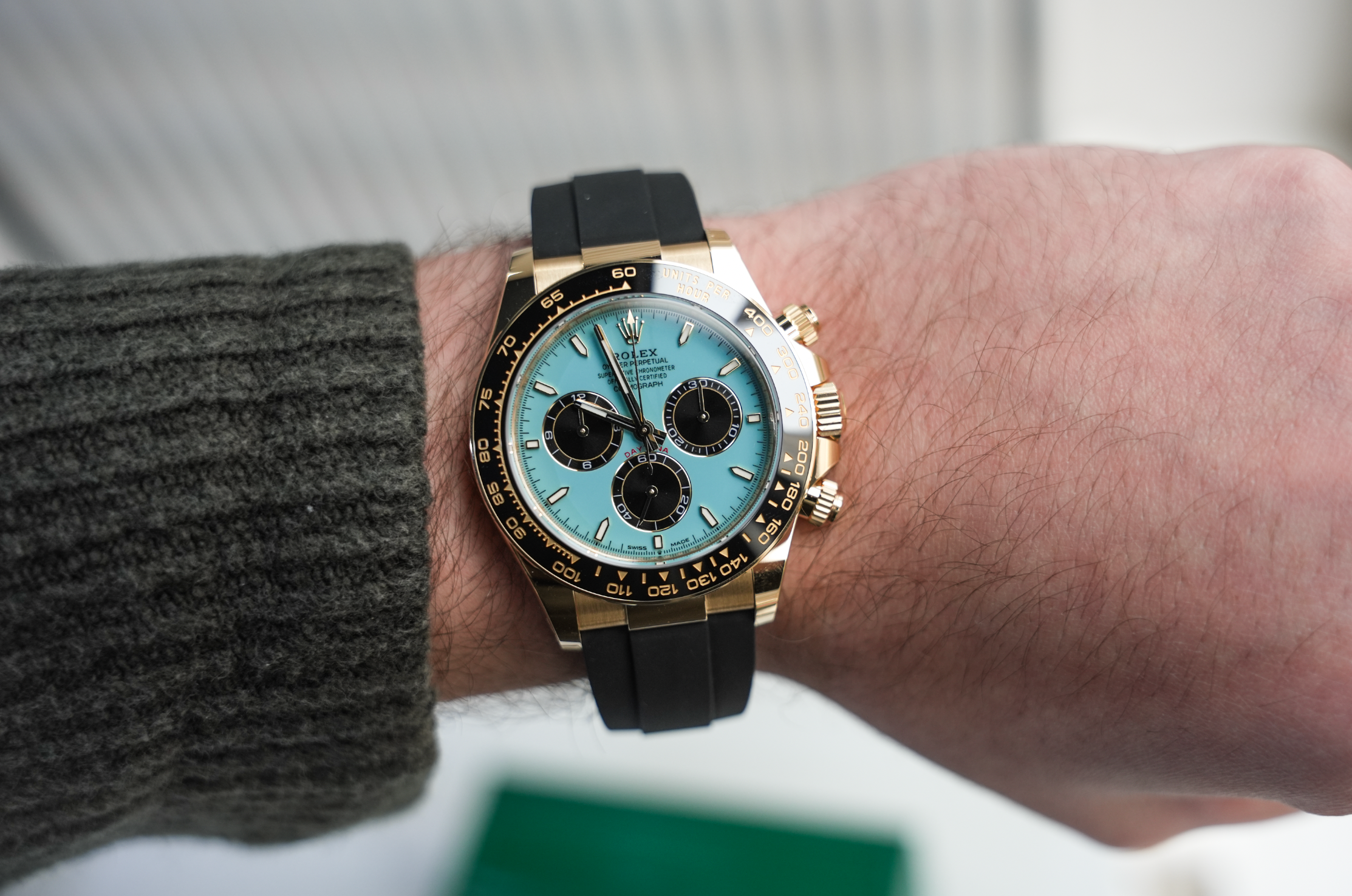 Rolex Cosmograph Daytona – Yellow Gold Tiffany Dial on Oysterflex (126518)