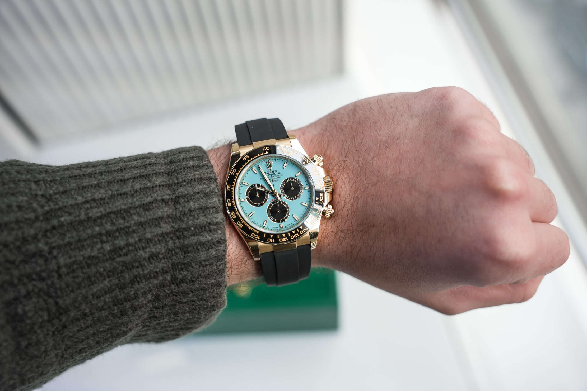 Rolex Cosmograph Daytona – Yellow Gold Tiffany Dial on Oysterflex (126518)
