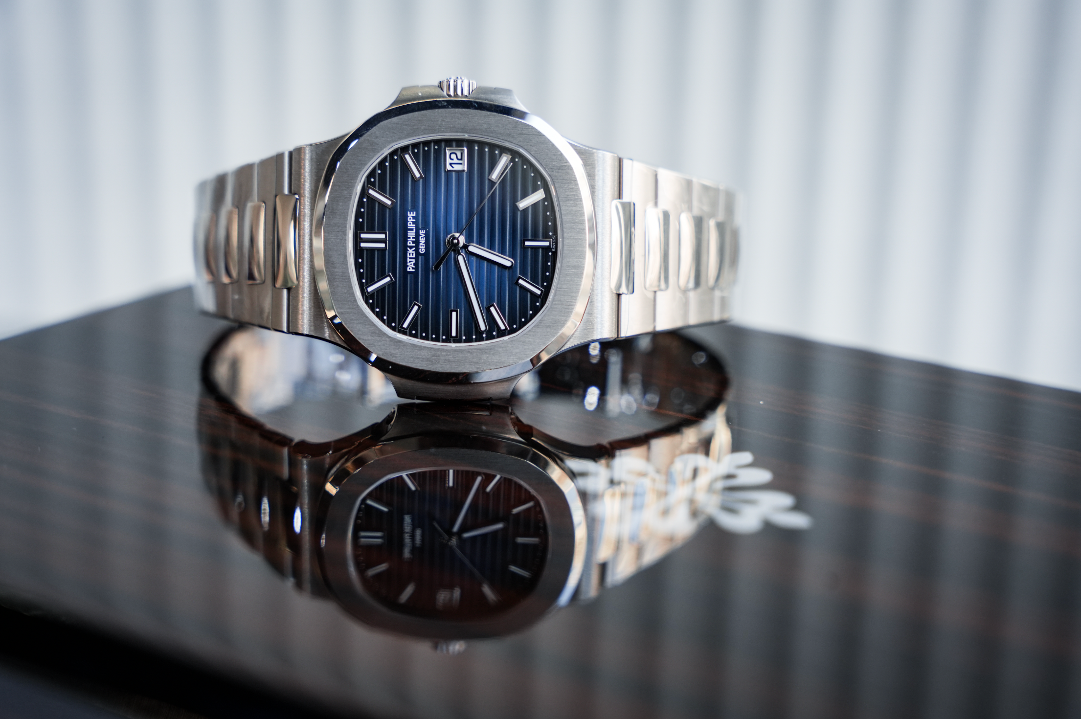 Patek Philippe Nautilus 5811/1G-001 White Gold Blue Dial