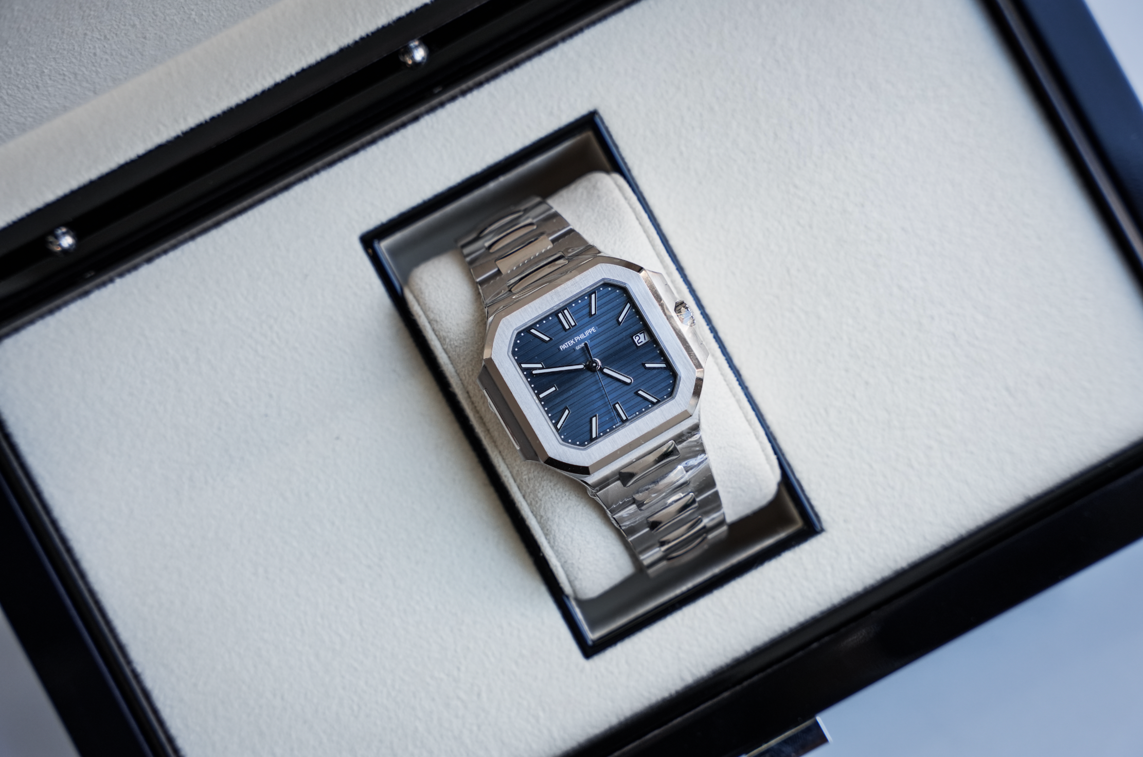 Patek Philippe Cubitus 7128/1G-001 White Gold Blue Dial
