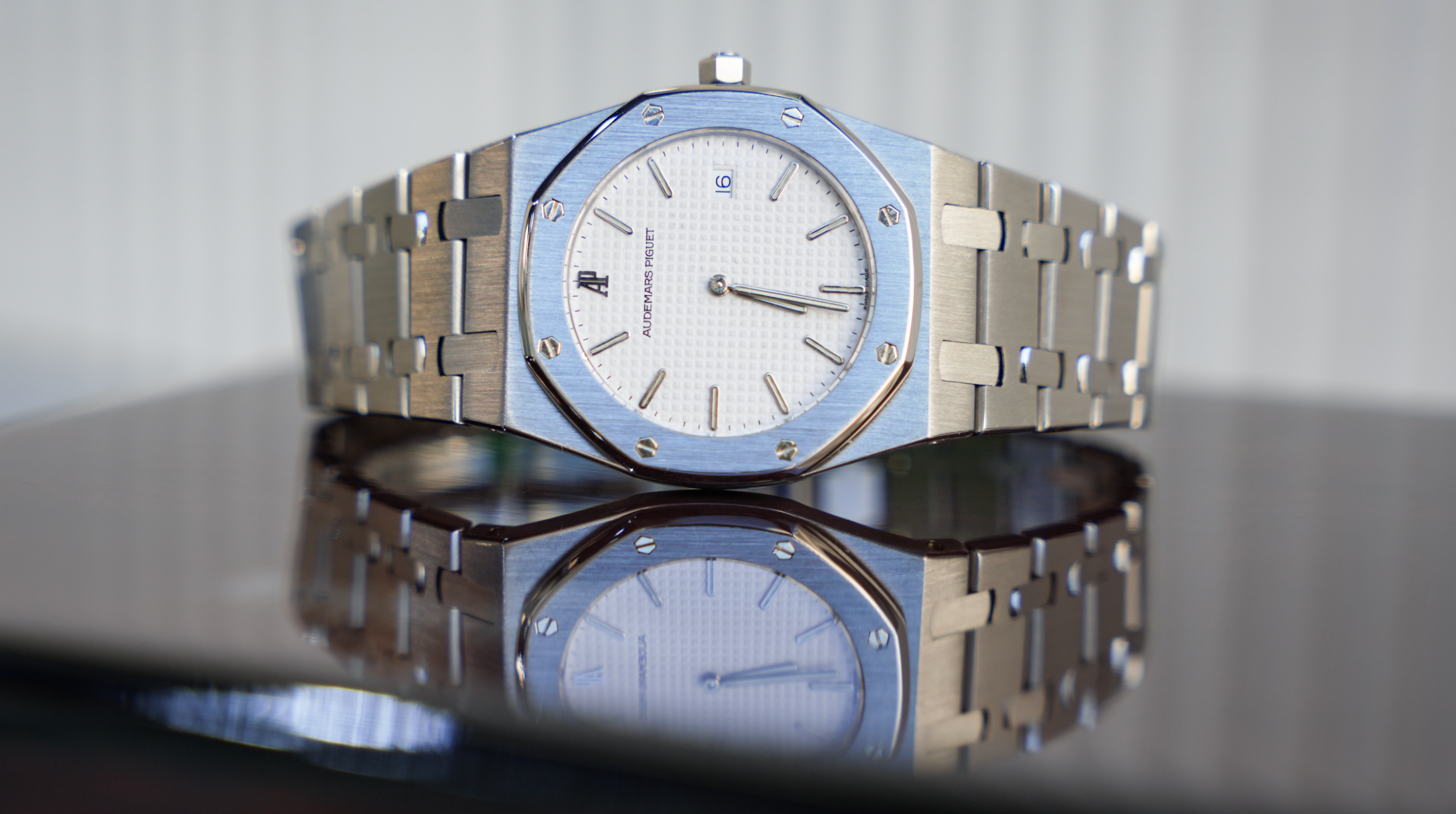 Audemars Piguet Royal Oak 56175ST Midsize 33mm Stainless Steel White Dial Quartz