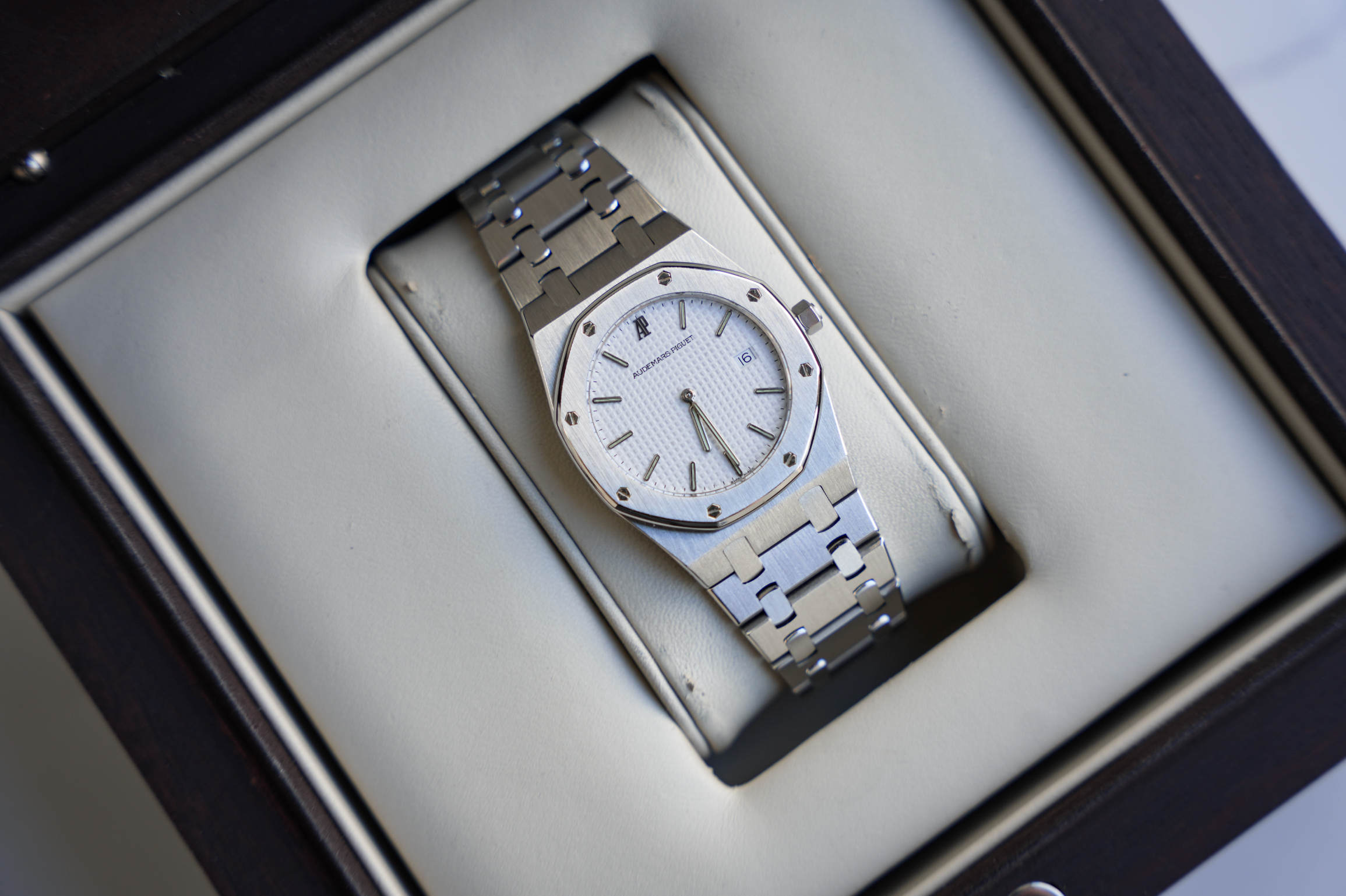 Audemars Piguet Royal Oak 56175ST Midsize 33mm Stainless Steel White Dial Quartz