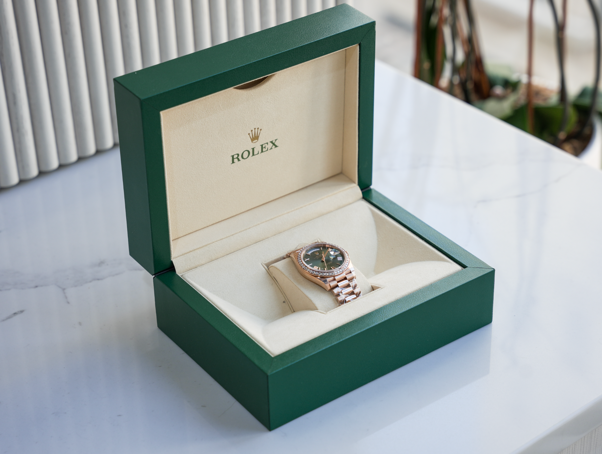 Rolex Day-Date 40 228345RBR Everose Gold Green Dial Diamond Bezel President Bracelet