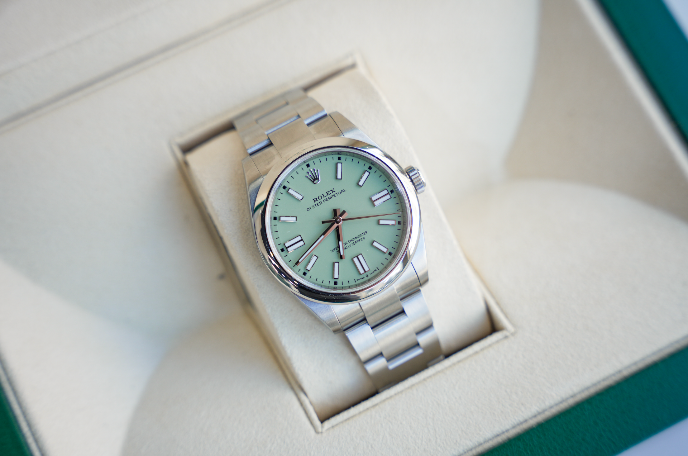 Rolex Oyster Perpetual 41 134300 Pistachio Green Dial Oystersteel 41mm Automatic