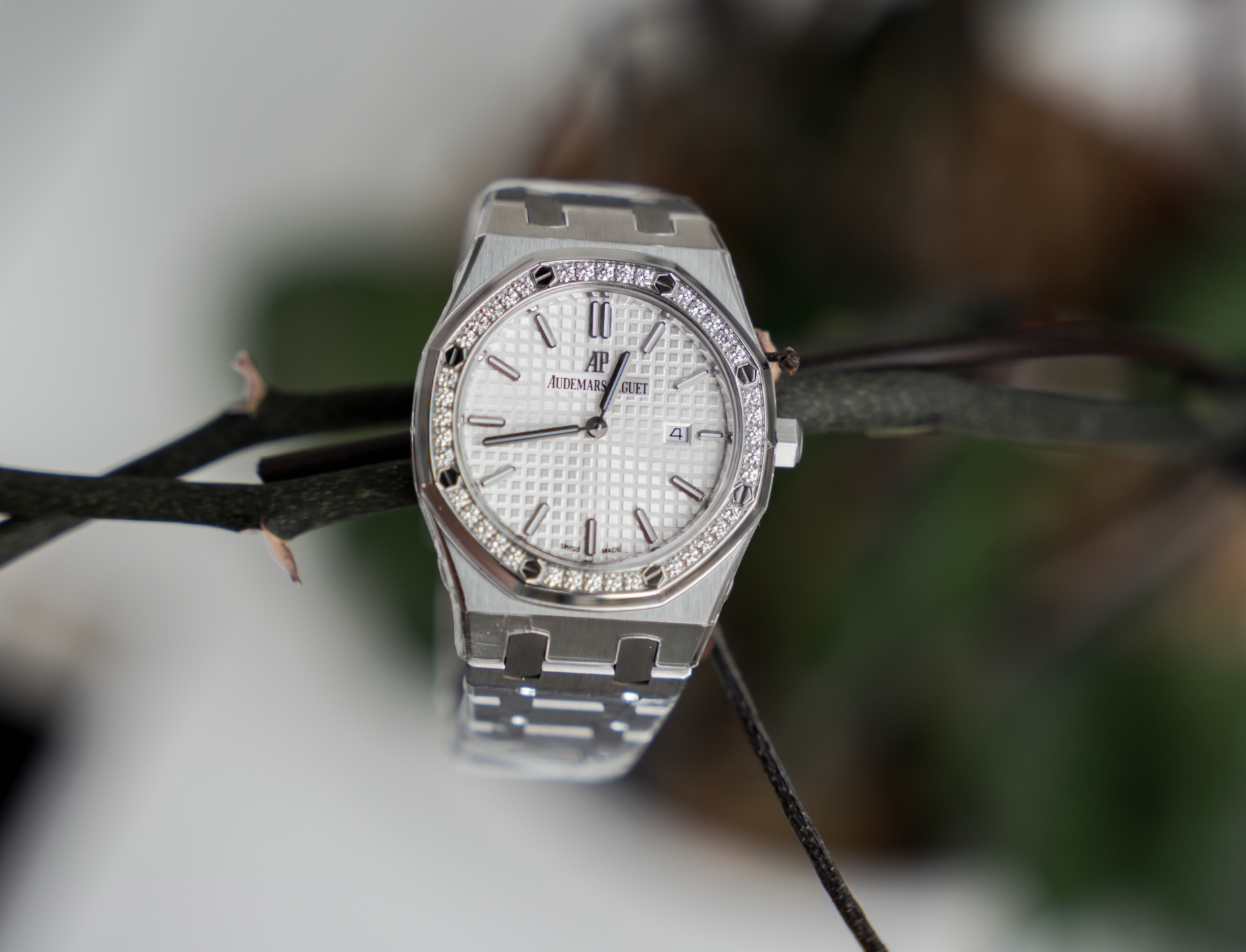 Audemars Piguet Royal Oak 33mm Ladies Watch 67651ST.ZZ.1261ST.01 Silver Dial Diamond Bezel Stainless Steel