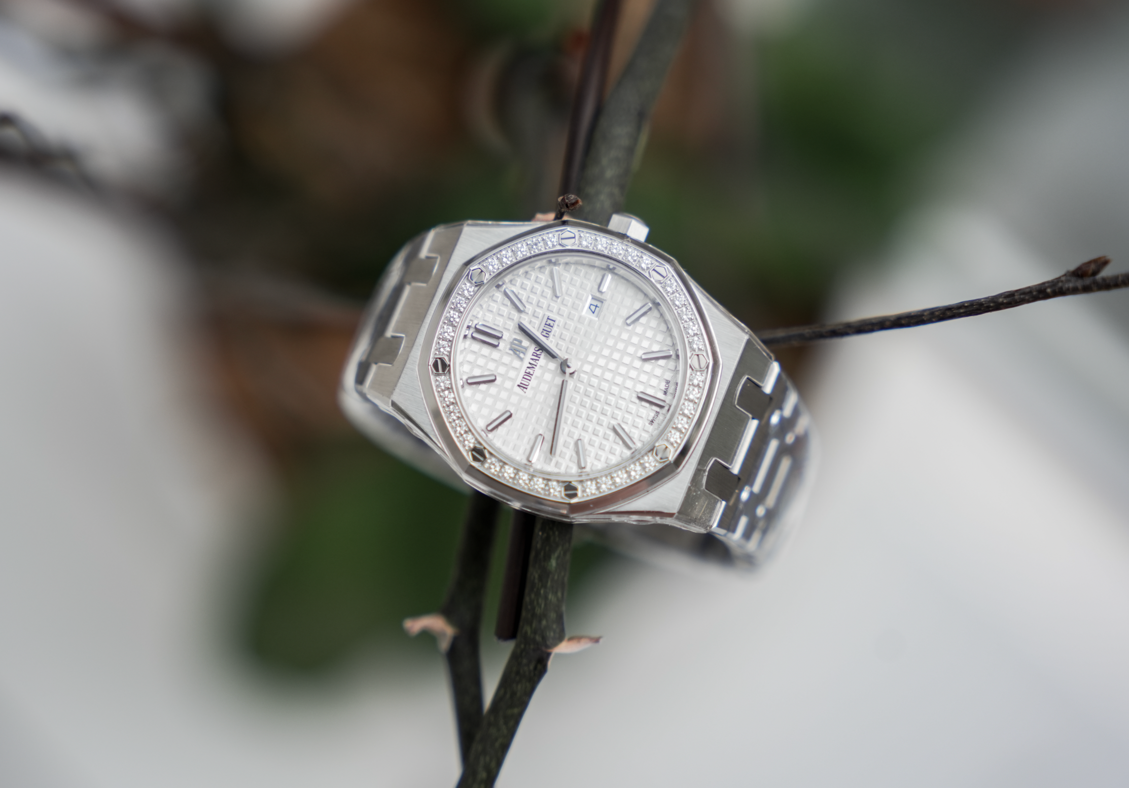 Audemars Piguet Royal Oak 33mm Ladies Watch 67651ST.ZZ.1261ST.01 Silver Dial Diamond Bezel Stainless Steel