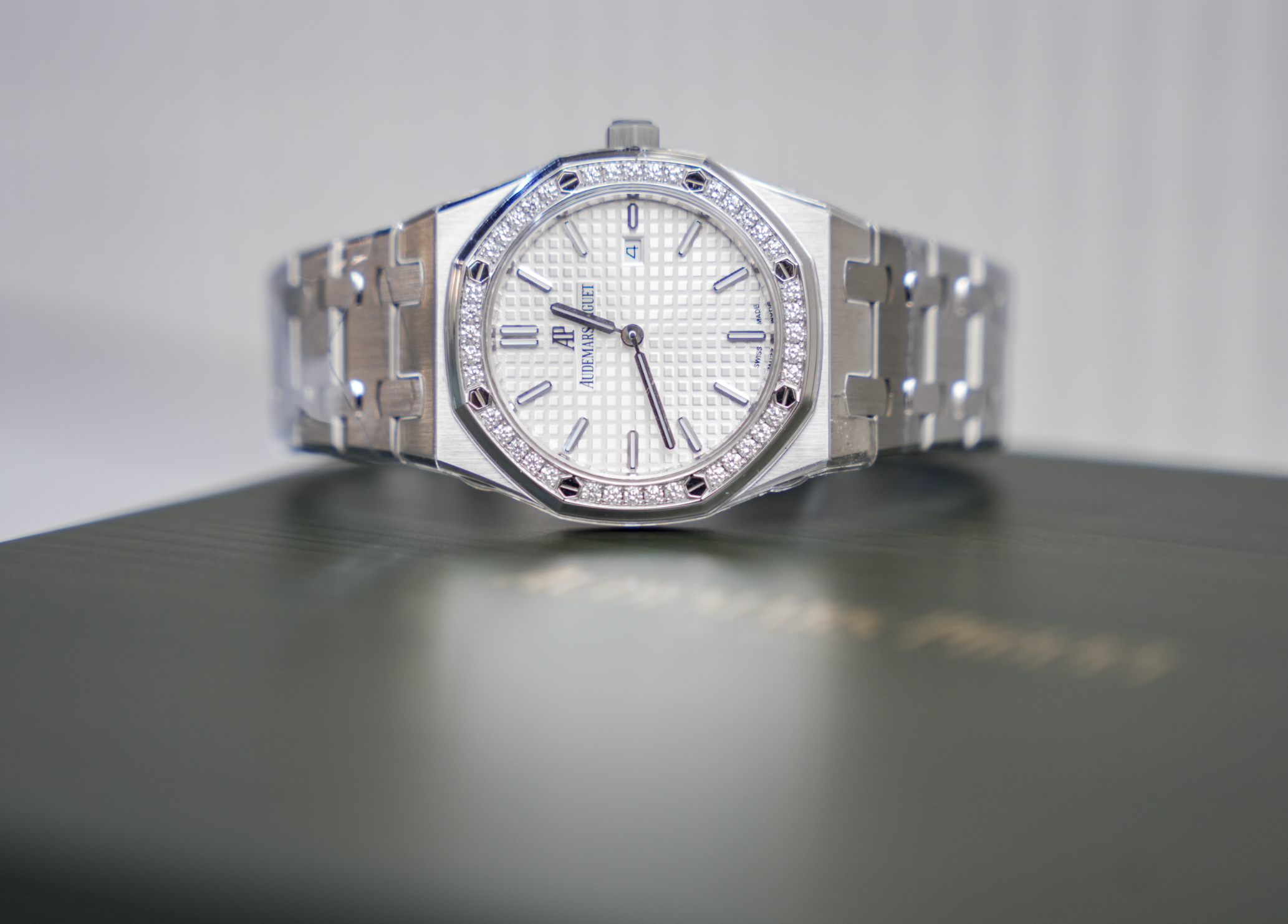 Audemars Piguet Royal Oak 33mm Ladies Watch 67651ST.ZZ.1261ST.01 Silver Dial Diamond Bezel Stainless Steel