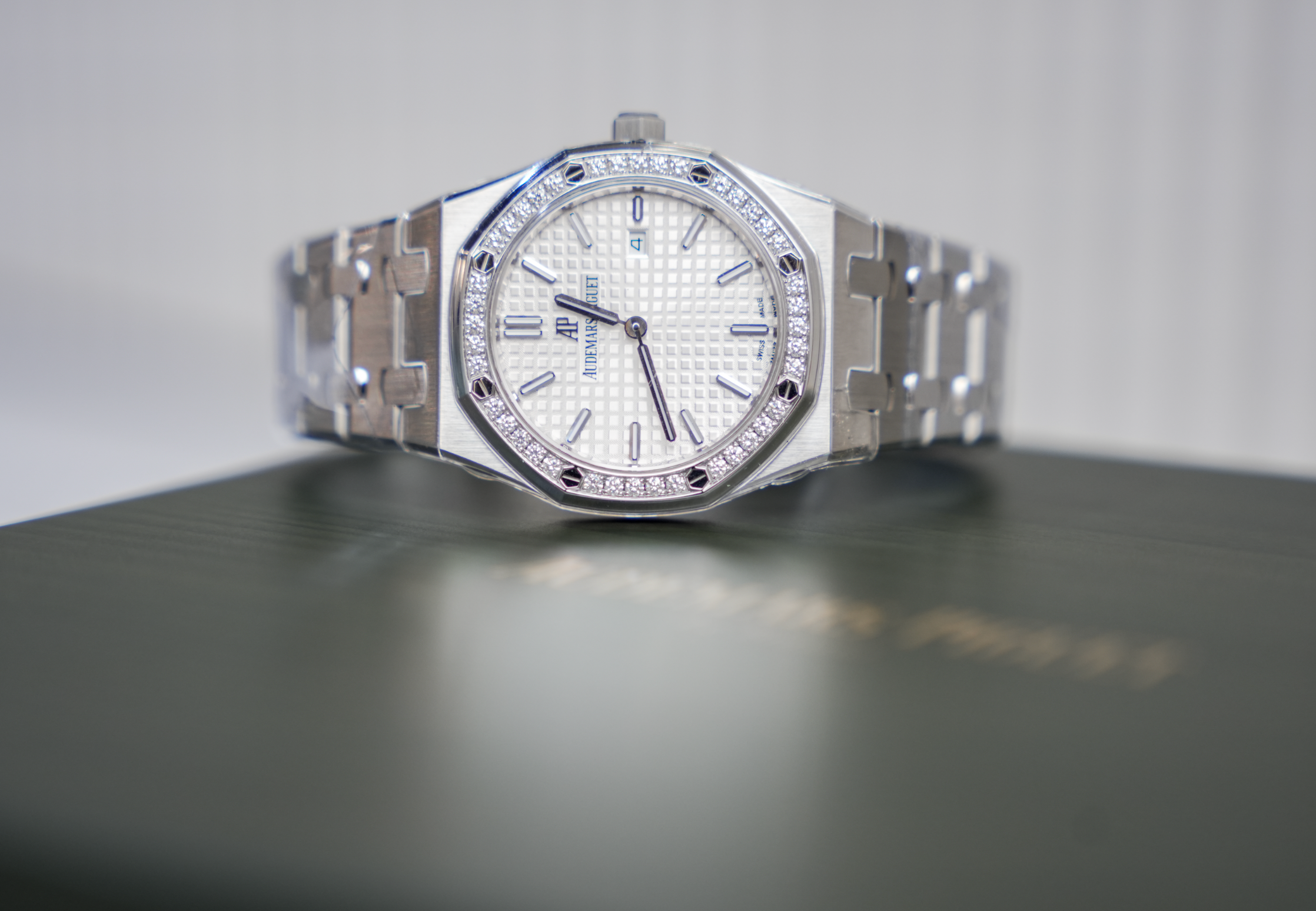 Audemars Piguet Royal Oak 33mm Ladies Watch 67651ST.ZZ.1261ST.01 Silver Dial Diamond Bezel Stainless Steel