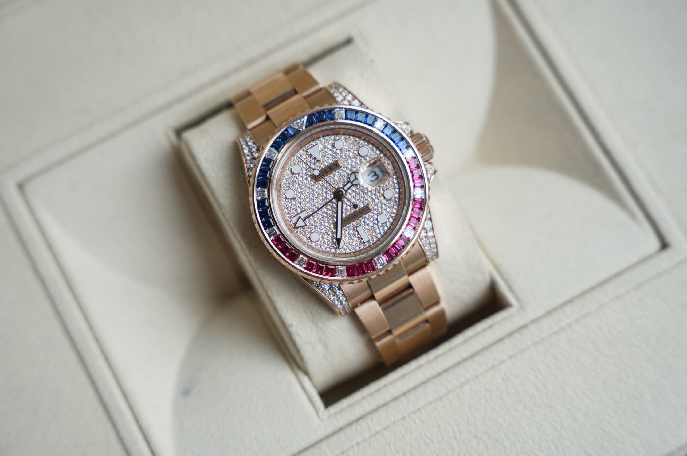 Rolex GMT-Master II “SARU” 40mm 18K Everose Gold Diamond Pavé Dial Sapphire & Ruby Bezel Pavé Oyster Bracelet – Ref. 126755SARU