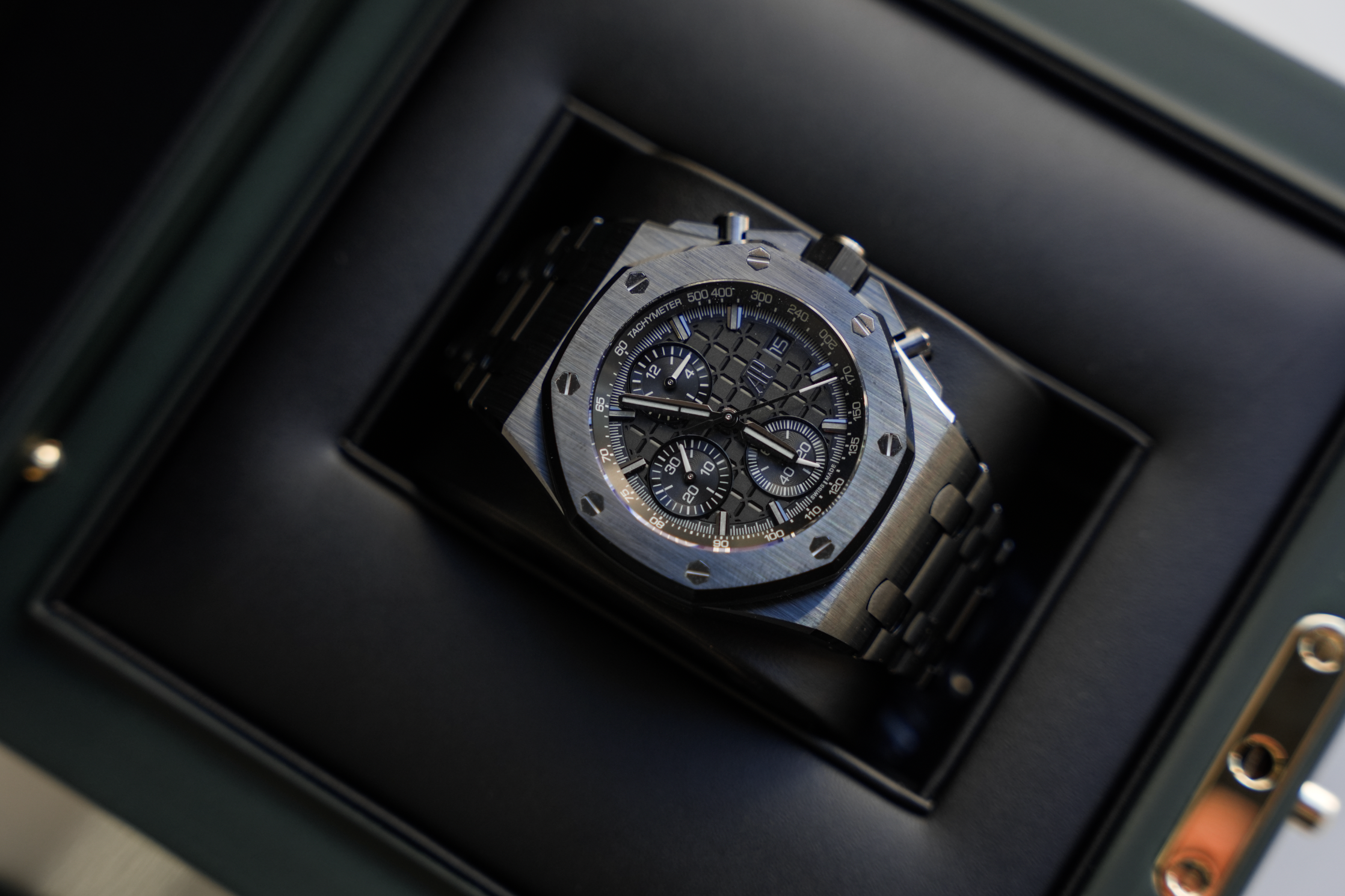 Audemars Piguet Royal Oak Offshore Selfwinding Chronograph 42mm Black Ceramic Black Dial | 26238CE.OO.1300CE.01