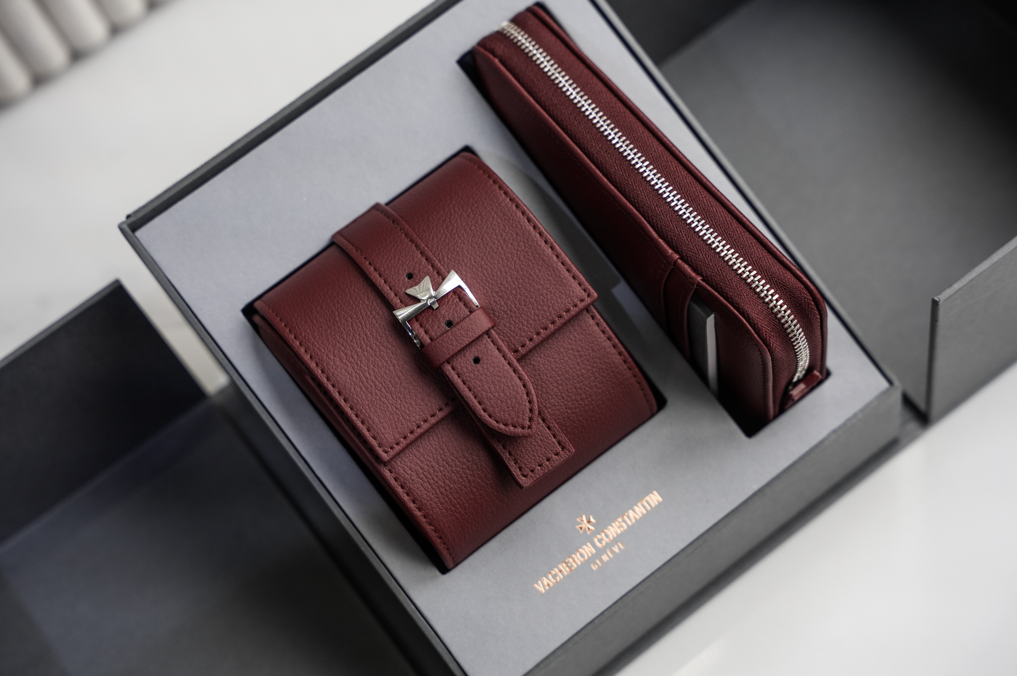 Vacheron Constantin Overseas Perpetual Calendar Ultra-Thin 41.5mm 18K White Gold Burgundy Dial | 4300V/220G-H151