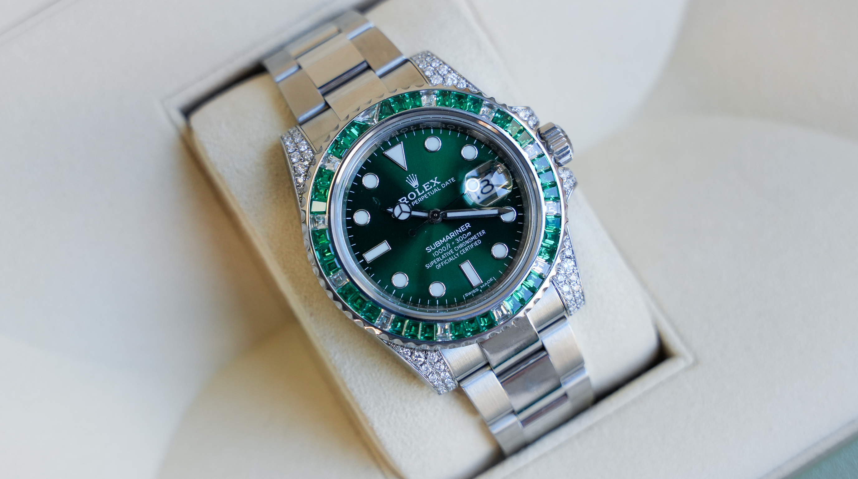 Rolex Submariner Date 40mm Green Dial – Ref. 116610LN – Stainless Steel with Custom Diamond & Gemstone Bezel
