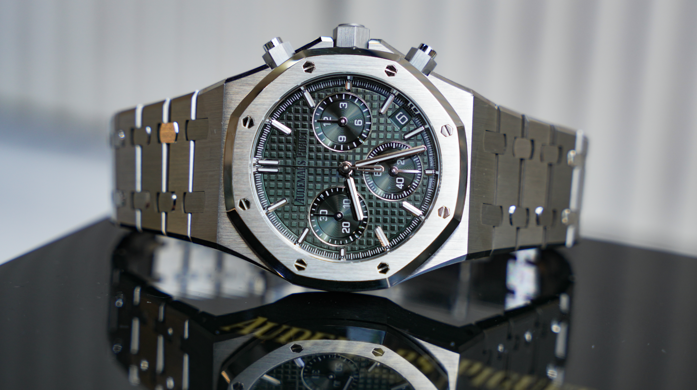 Audemars Piguet Royal Oak Chronograph 26240ST.OO.1320ST.08 – Green Dial | 41mm Stainless Steel (Years 2022-2024)