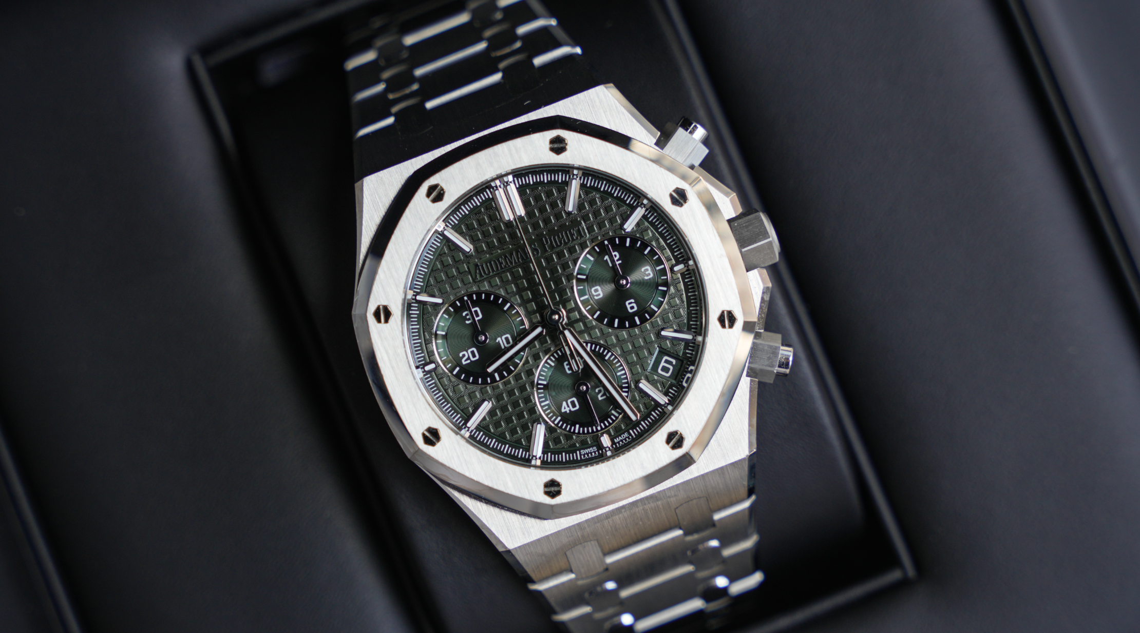 Audemars Piguet Royal Oak Chronograph 26240ST.OO.1320ST.08 – Green Dial | 41mm Stainless Steel (Years 2022-2024)